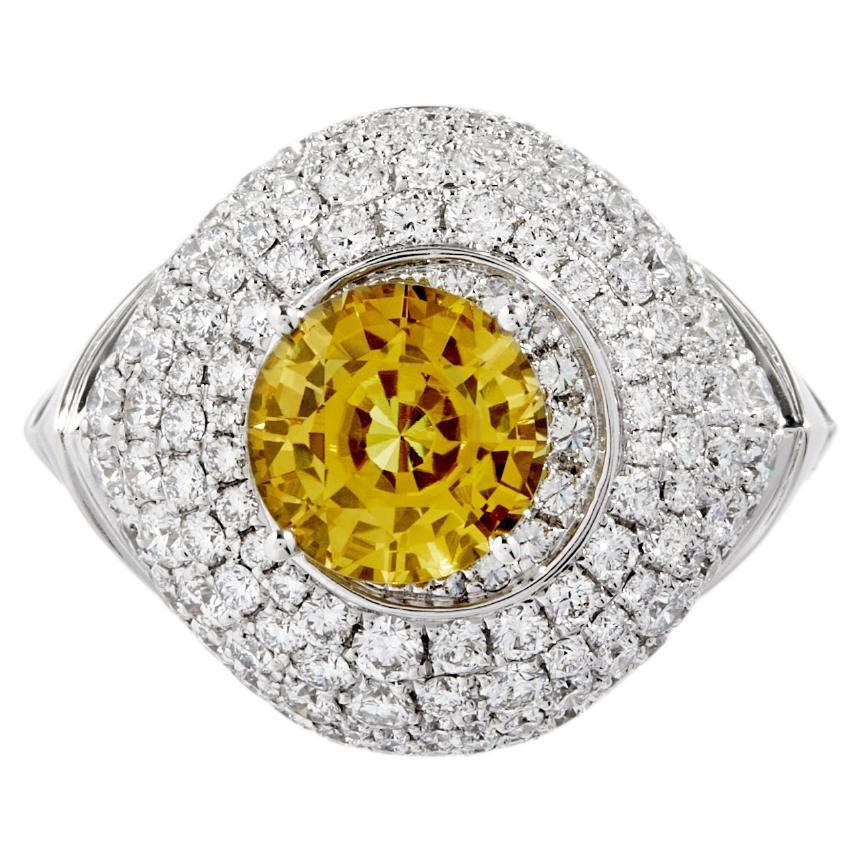 STATEMENT Paris, High Jewelry Ring with Yellow Saphir Center Stone 4.19 Carat For Sale