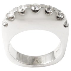 Statement Ring Diamond 18 Karat White Gold Classic Contemporary Wedding Band