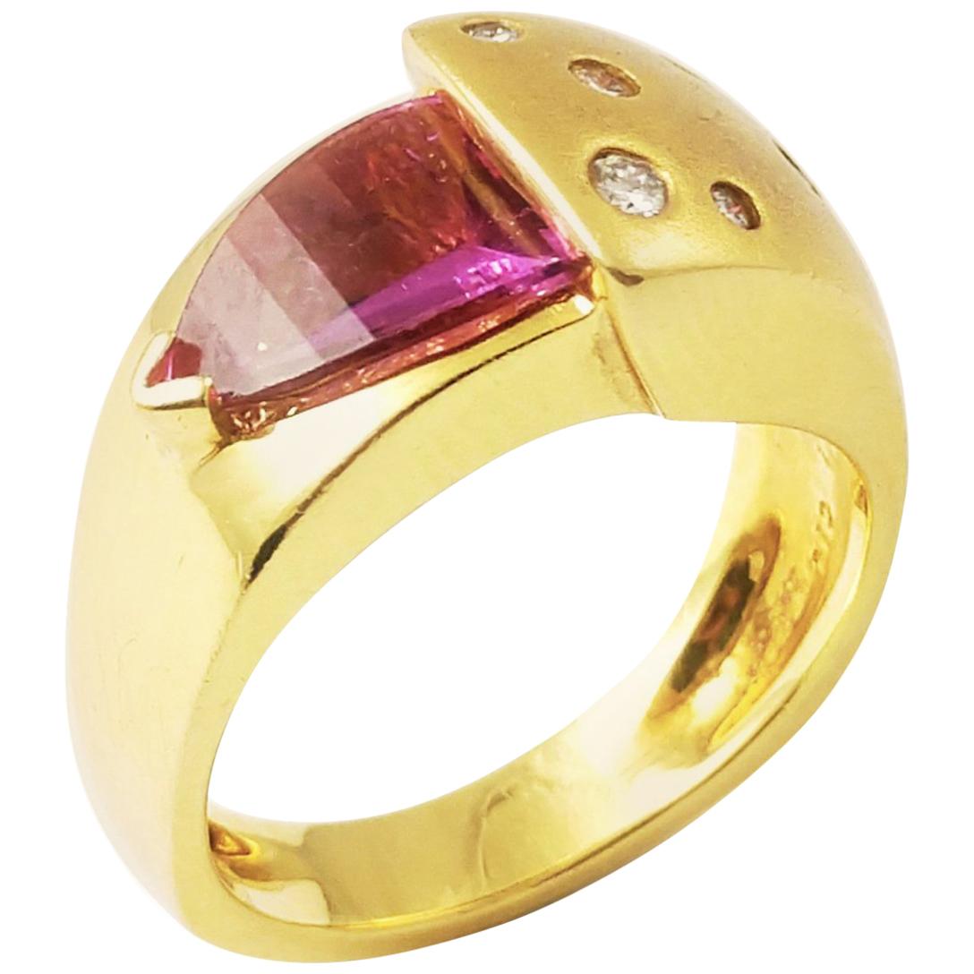Statement Ring Rubellite Diamond 18 Karat Gold Modern and Contemporary Design For Sale