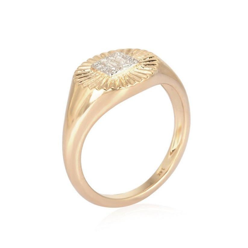 En vente :  Bague de chevalière (ou 18k sur demande) Bague à diamant en or jaune 14K en forme de soleil 4