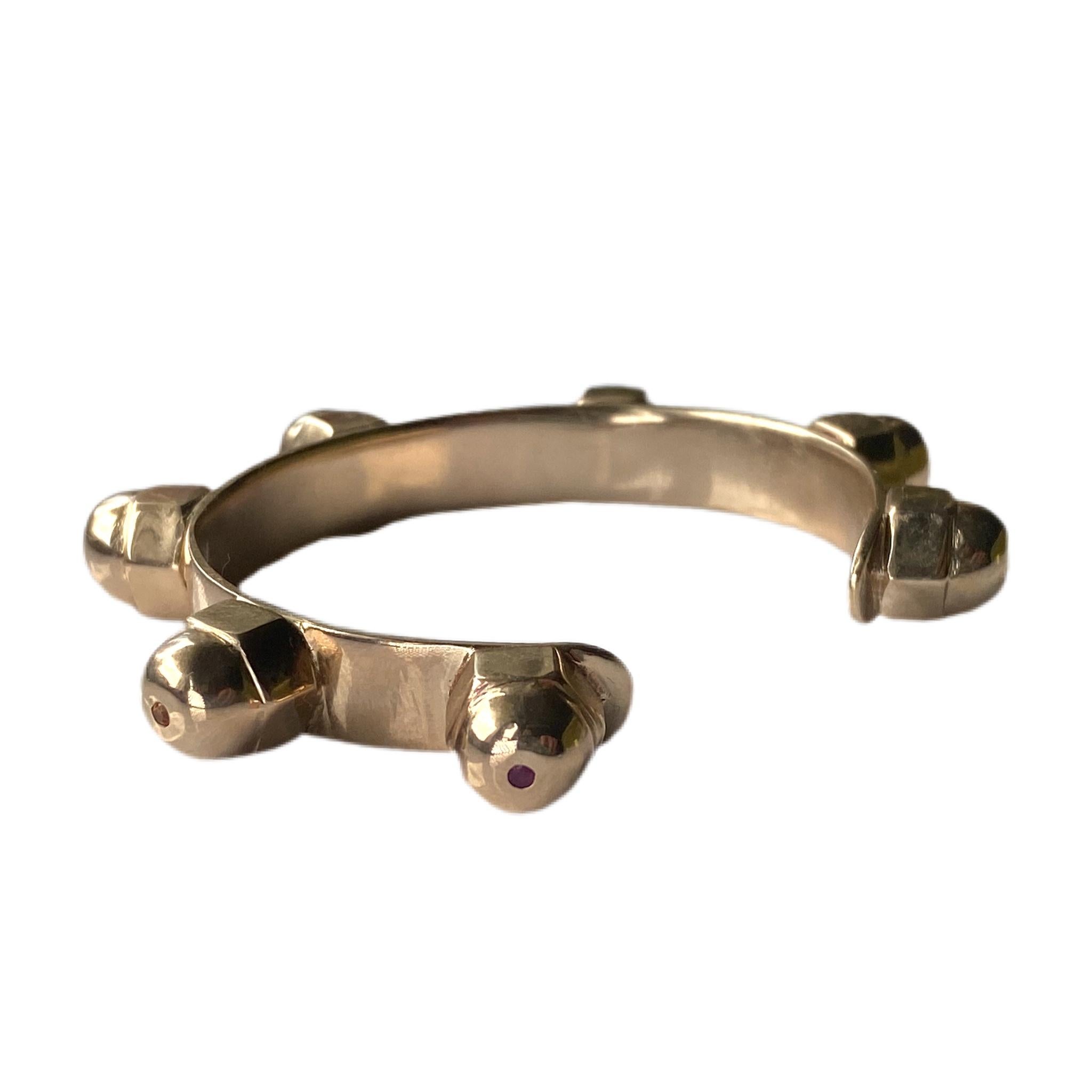 J Dauphin Bracelet manchette fantaisie à clous en or, vermeil et opale en forme de cœur Neuf - En vente à Los Angeles, CA