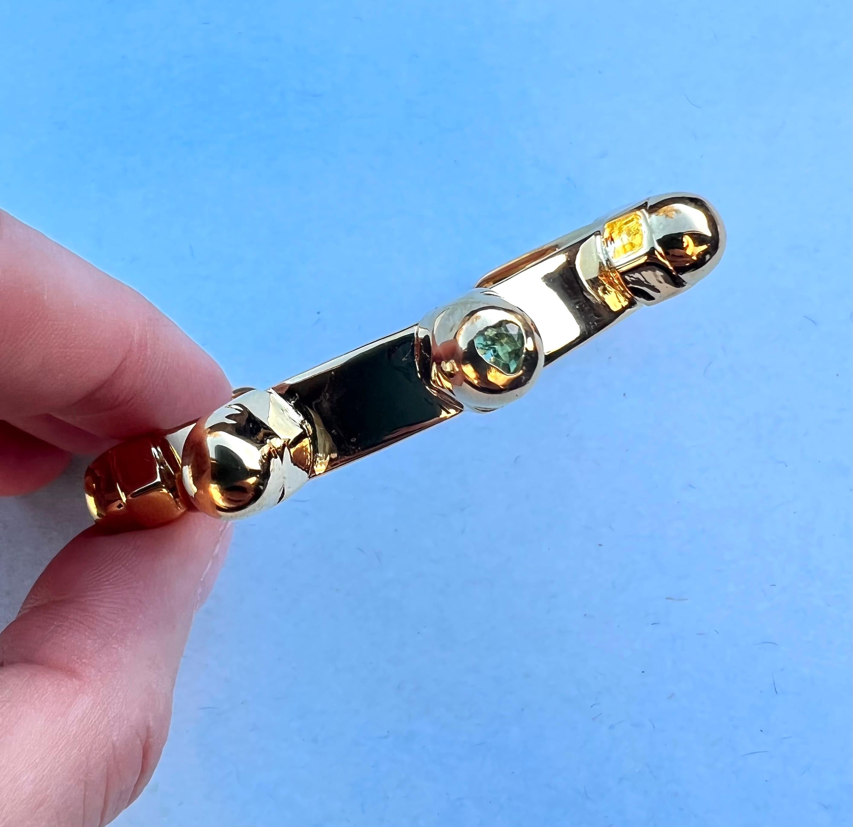 Statement Studded Cuff Green Heart Tourmaline Bangle Bracelet J Dauphin

Made in Los Angeles

Iconic J Dauphin Bracelet, part of our permanent Collection since 2007

Size: S/ M - suits a 6-7