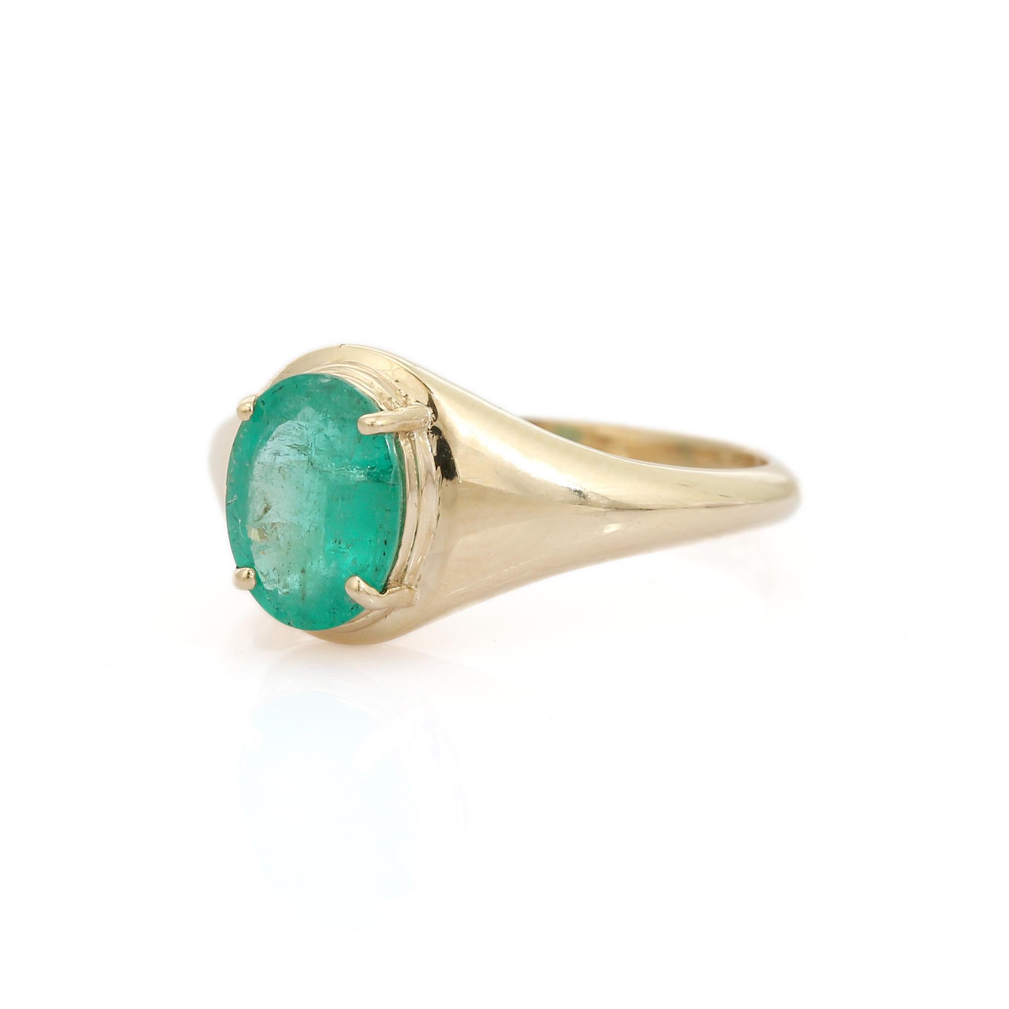 For Sale:  Statement Unisex Oval Emerald Signet Ring Crafted in 14kt Yellow Gold Jewelry 5