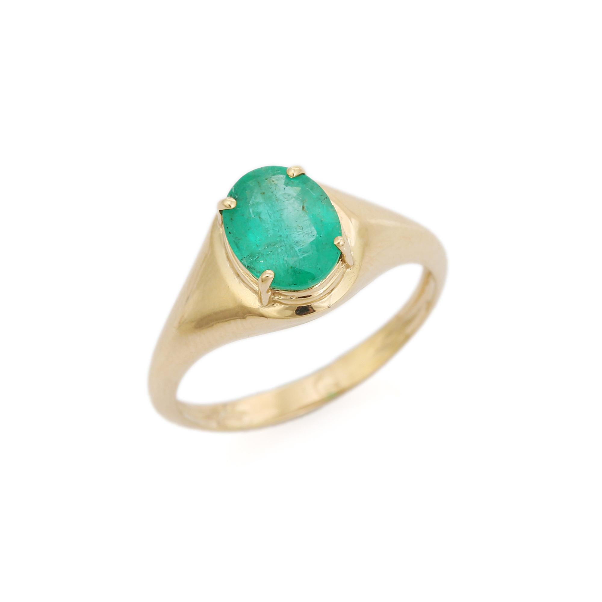 For Sale:  Statement Unisex Oval Emerald Signet Ring Crafted in 14kt Yellow Gold Jewelry 7