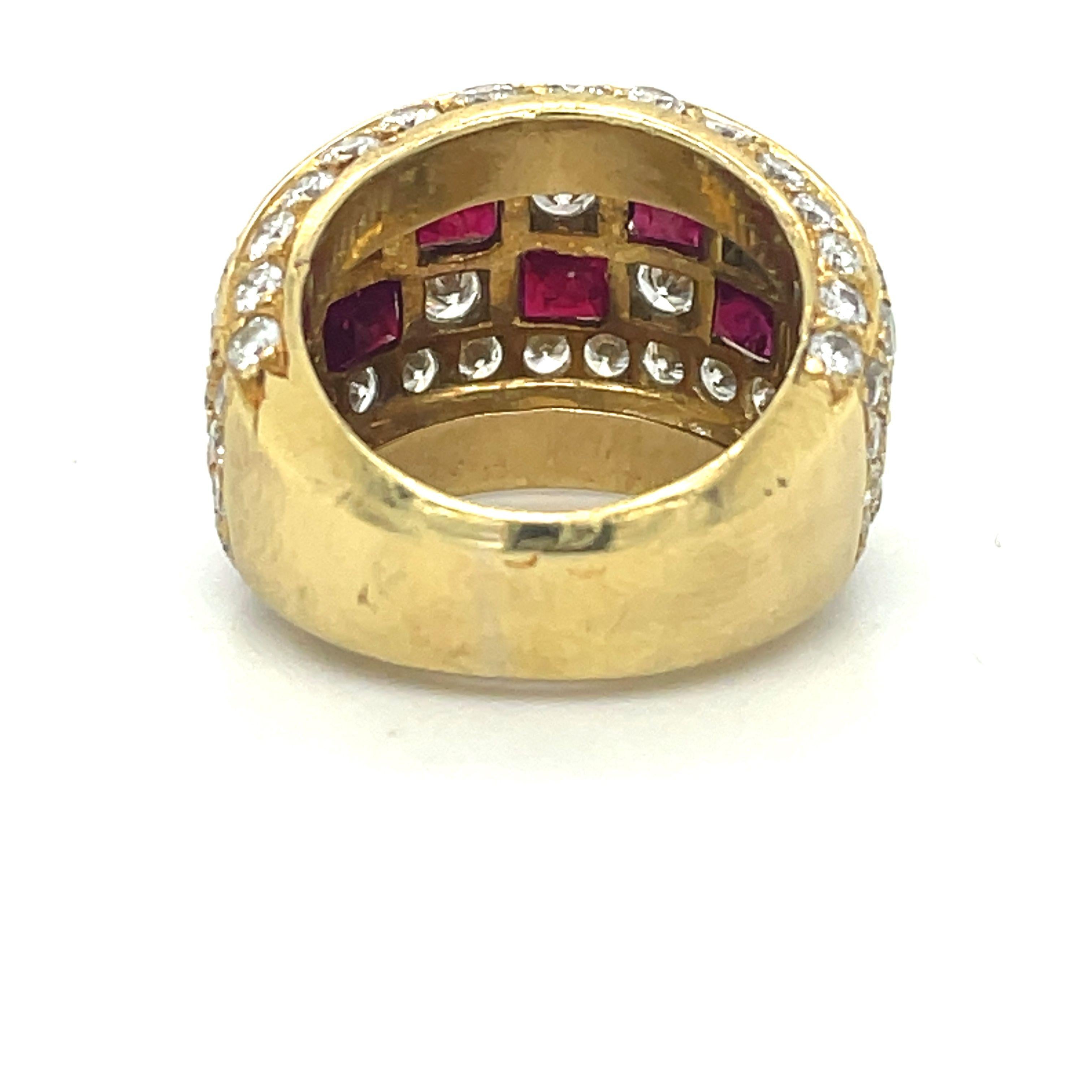Statement-Ring aus 18 Karat Gelbgold mit 1,2 Karat Rubin und 1,35 Karat Diamant Damen im Angebot
