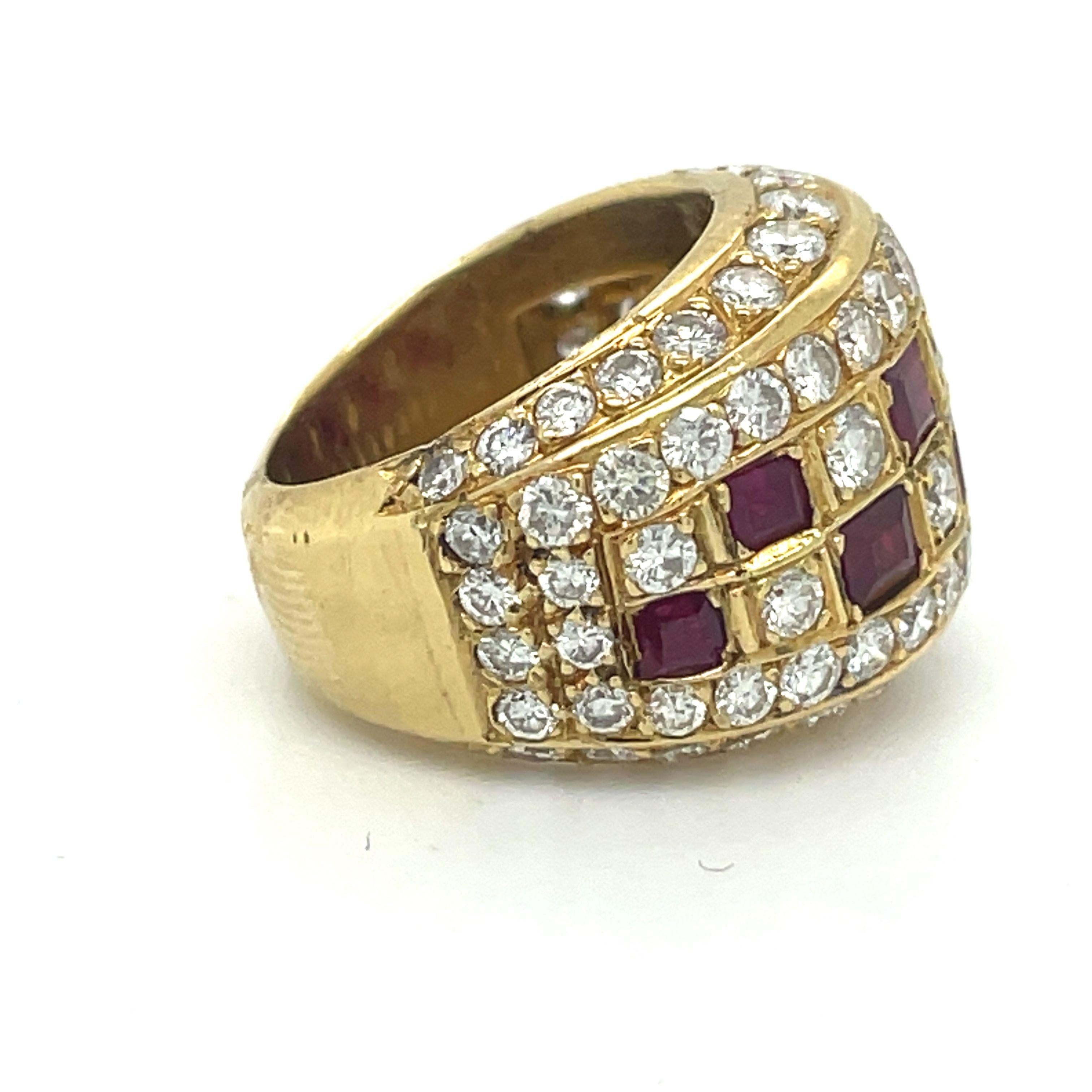 Statement-Ring aus 18 Karat Gelbgold mit 1,2 Karat Rubin und 1,35 Karat Diamant im Angebot 1
