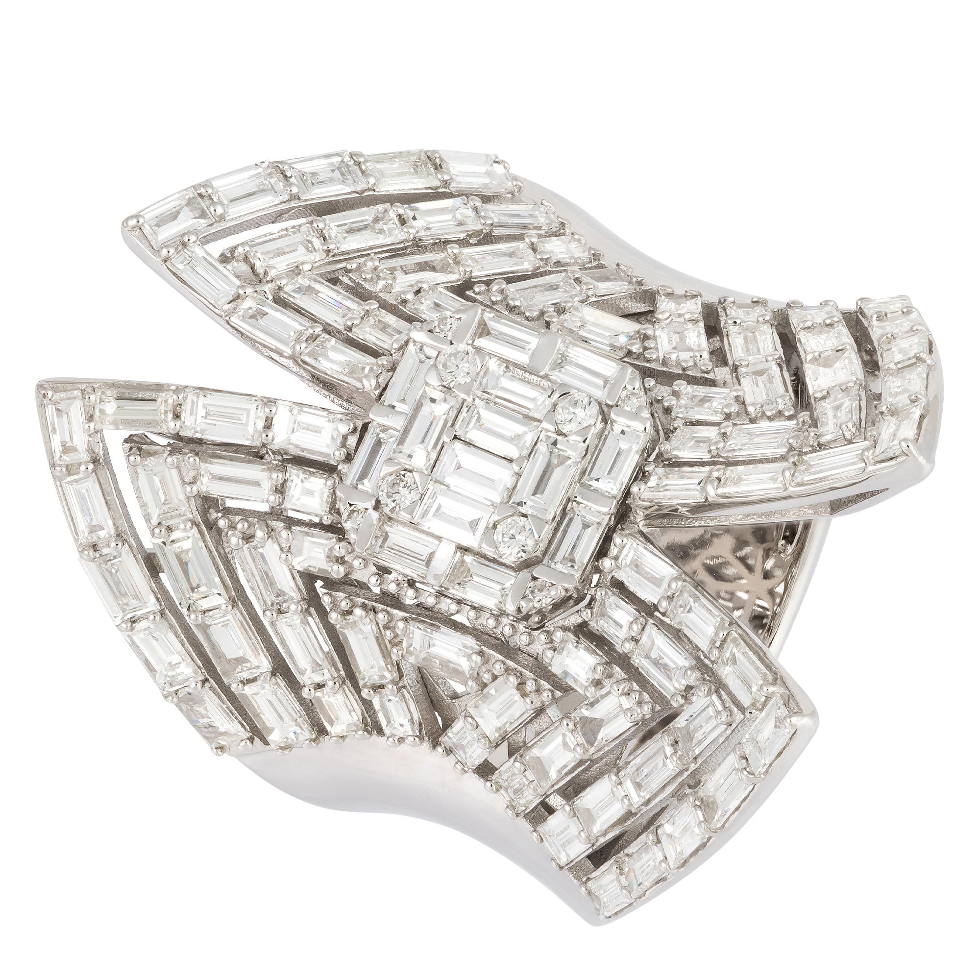 For Sale:  Statement  White 18K Gold White Diamond Ring For Her 3