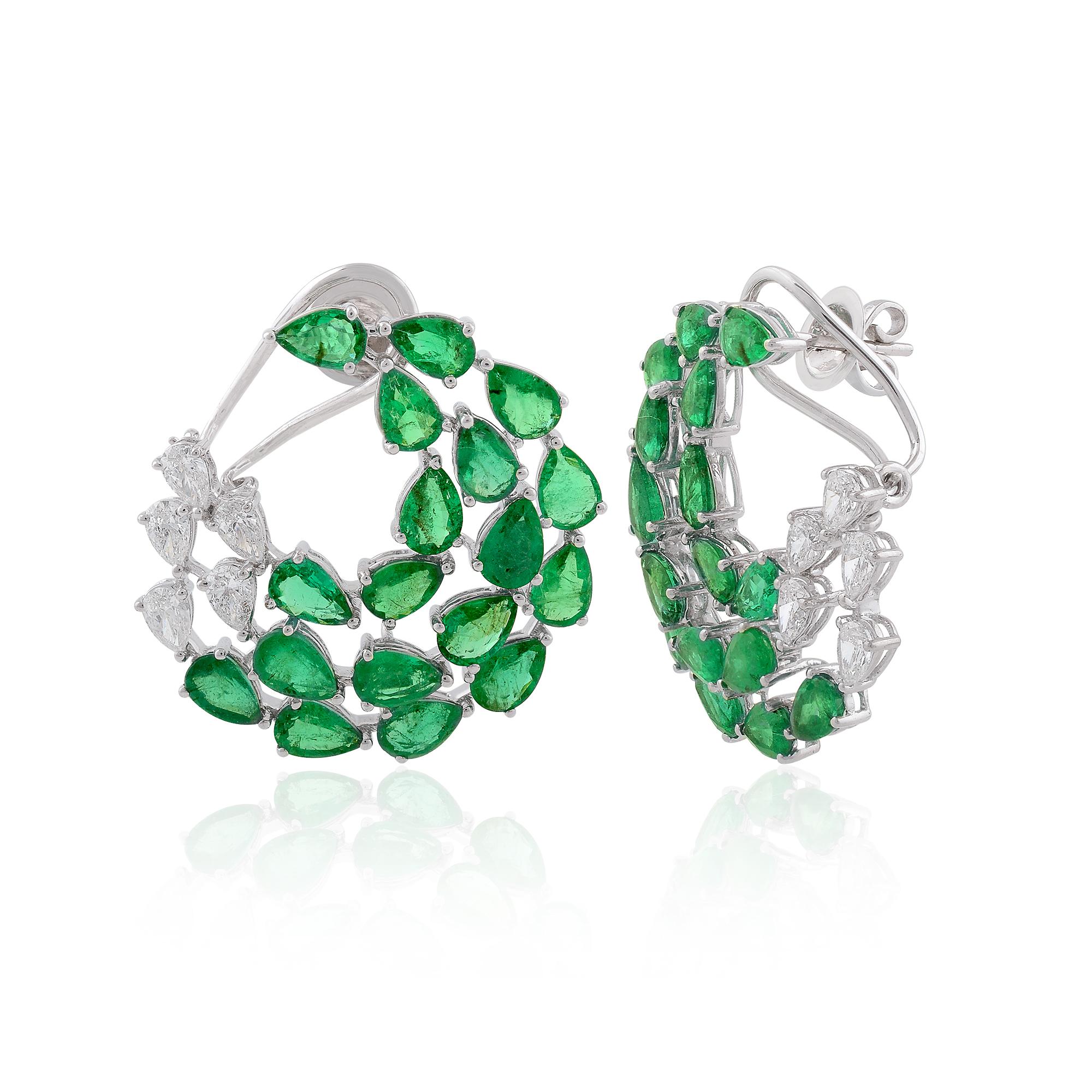 Orecchini a clip con diamante e smeraldo dello Zambia per la mamma in oro 14k In condizioni Nuovo in vendita a Diera, Dubai