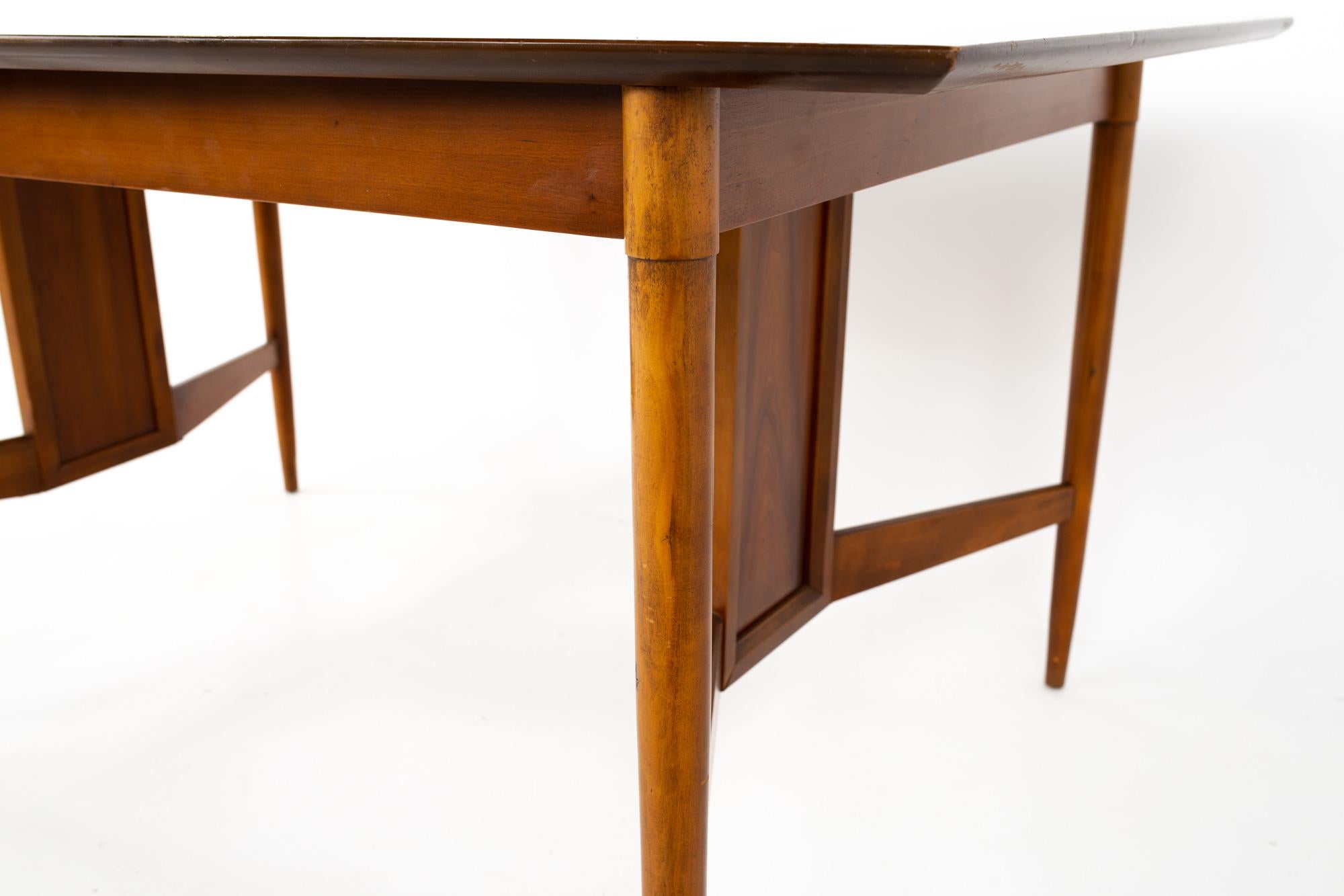 surfboard table and chairs