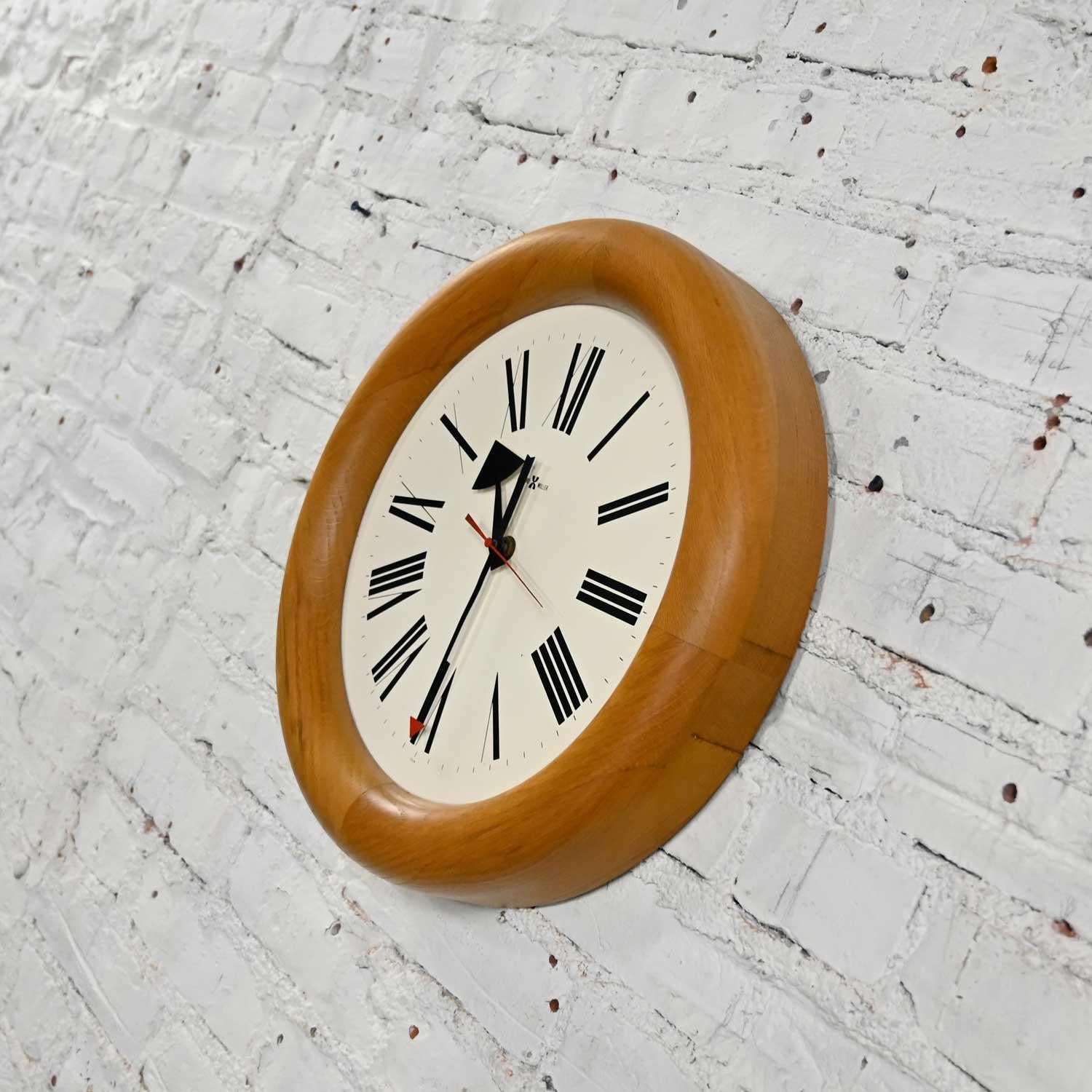 American Stationmaster #611 Round Natural Oak Wall Clock Arthur Umanoff for Howard Miller