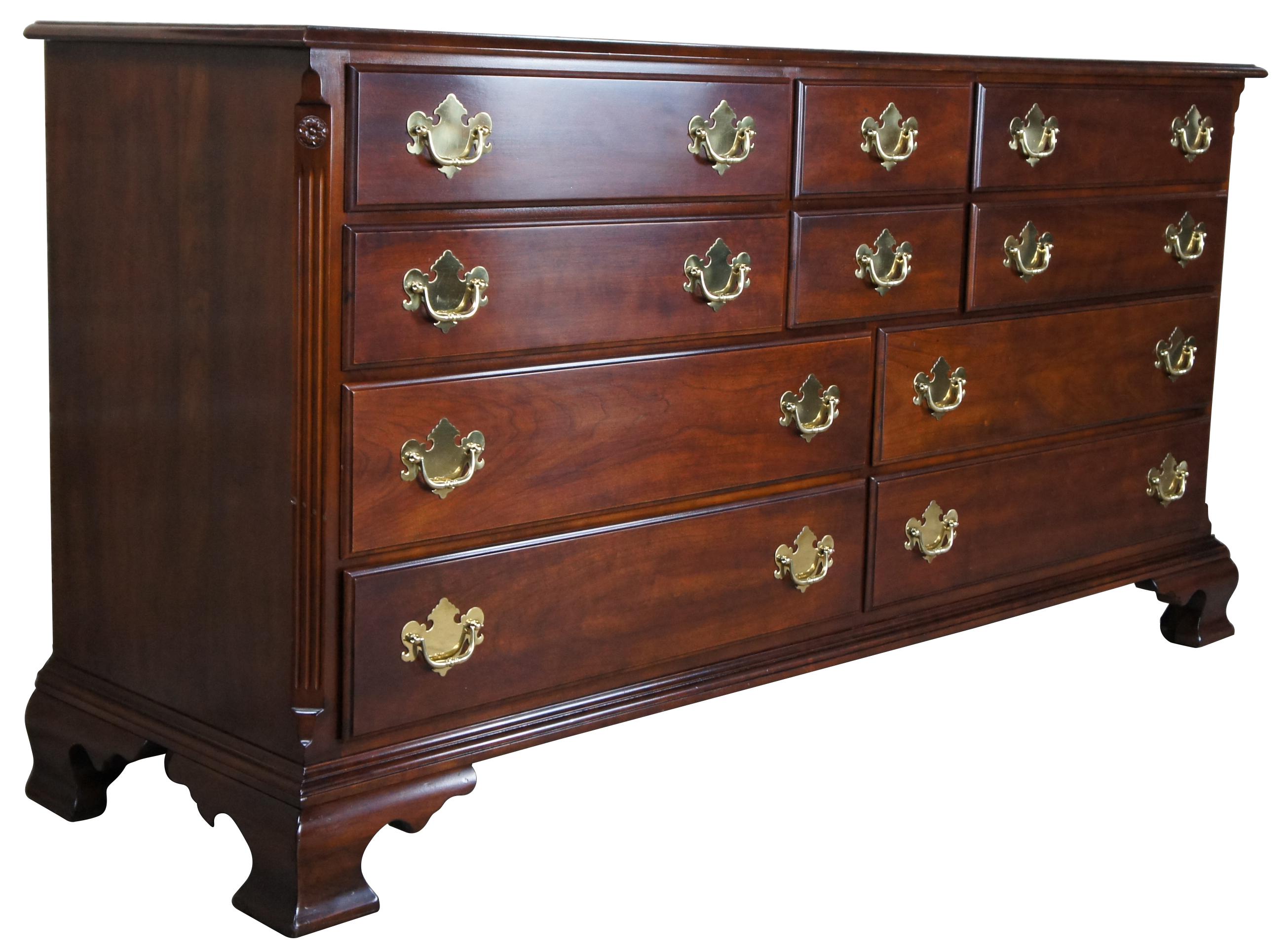 Statton Old Towne Cherry Chippendale Georgian Double Dresser 10 Drawer Chest In Good Condition In Dayton, OH