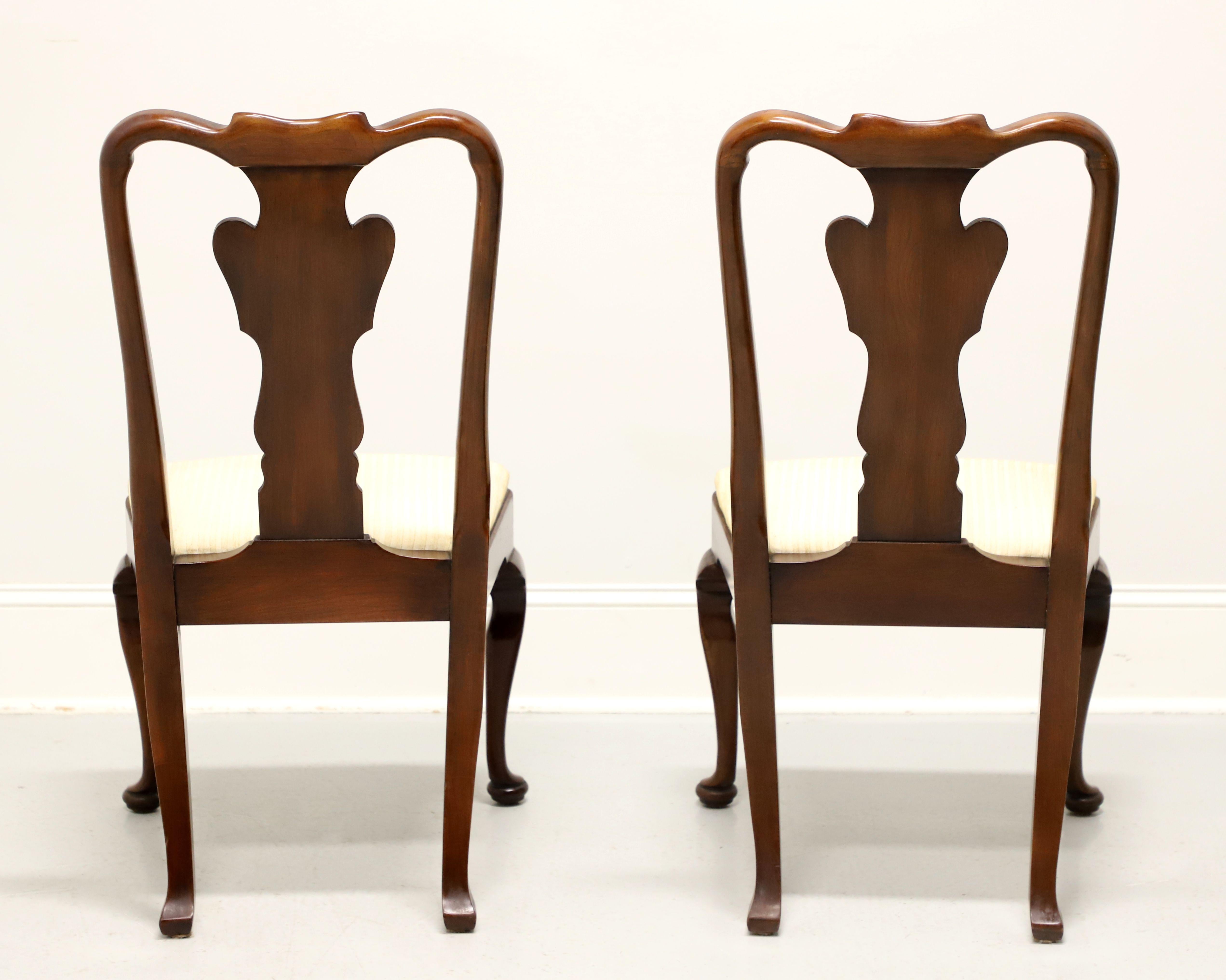STATTON Old Towne Cherry Queen Anne Dining Side Chairs - Pair A In Good Condition For Sale In Charlotte, NC
