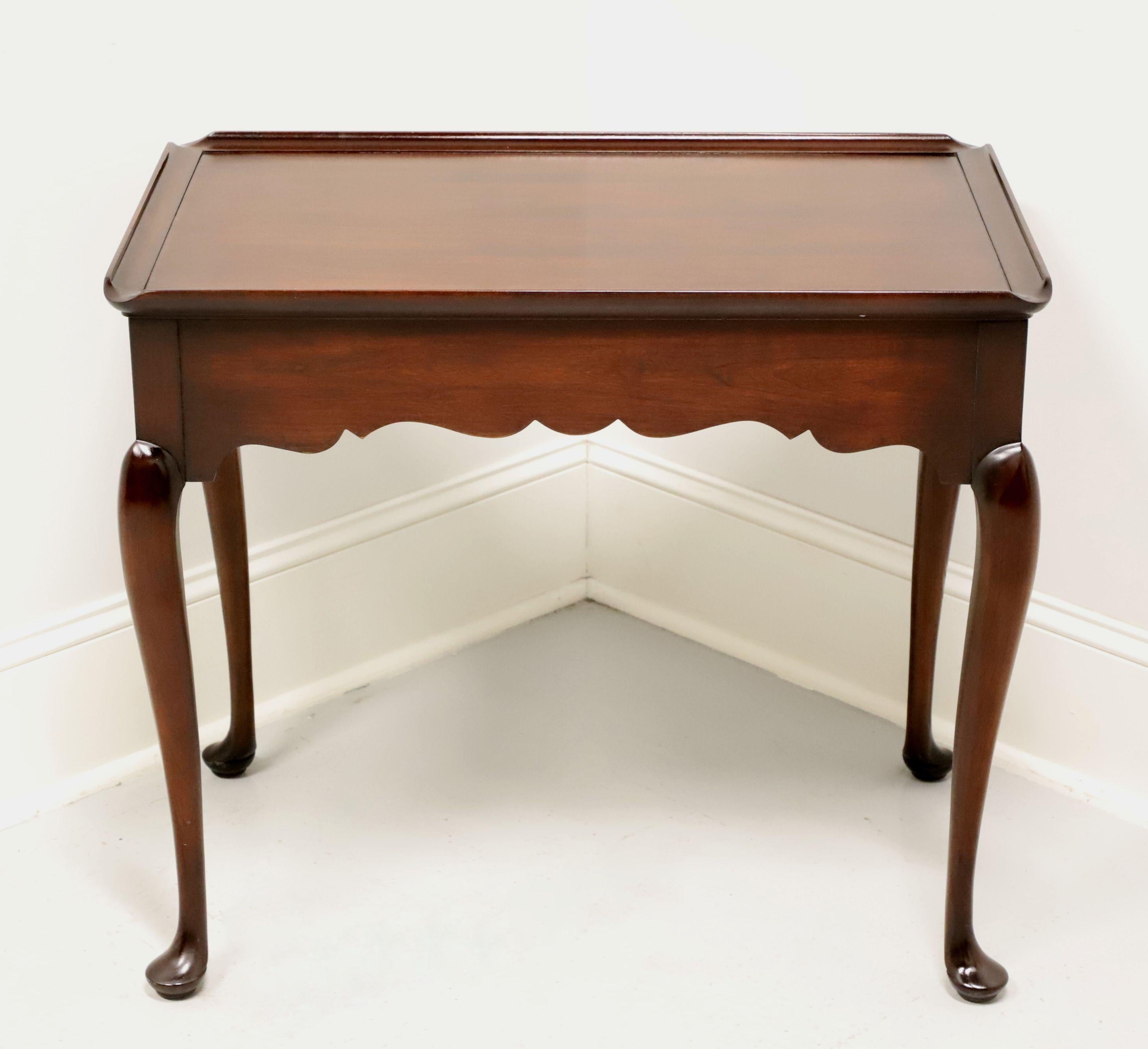 STATTON Old Towne Cherry Queen Anne Tea Table In Good Condition In Charlotte, NC