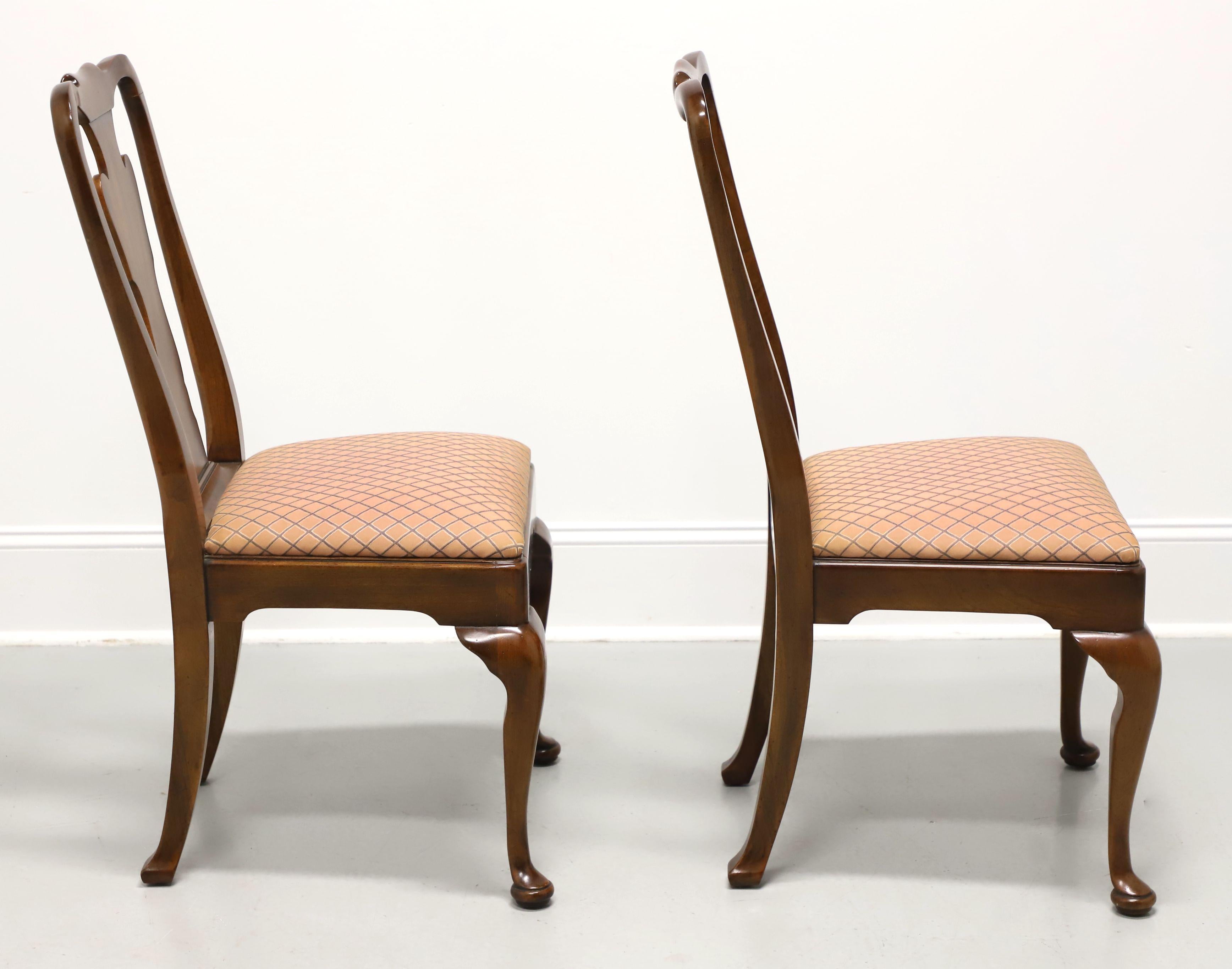 STATTON Oxford Cherry Queen Anne Dining Side Chairs - Pair A In Good Condition For Sale In Charlotte, NC