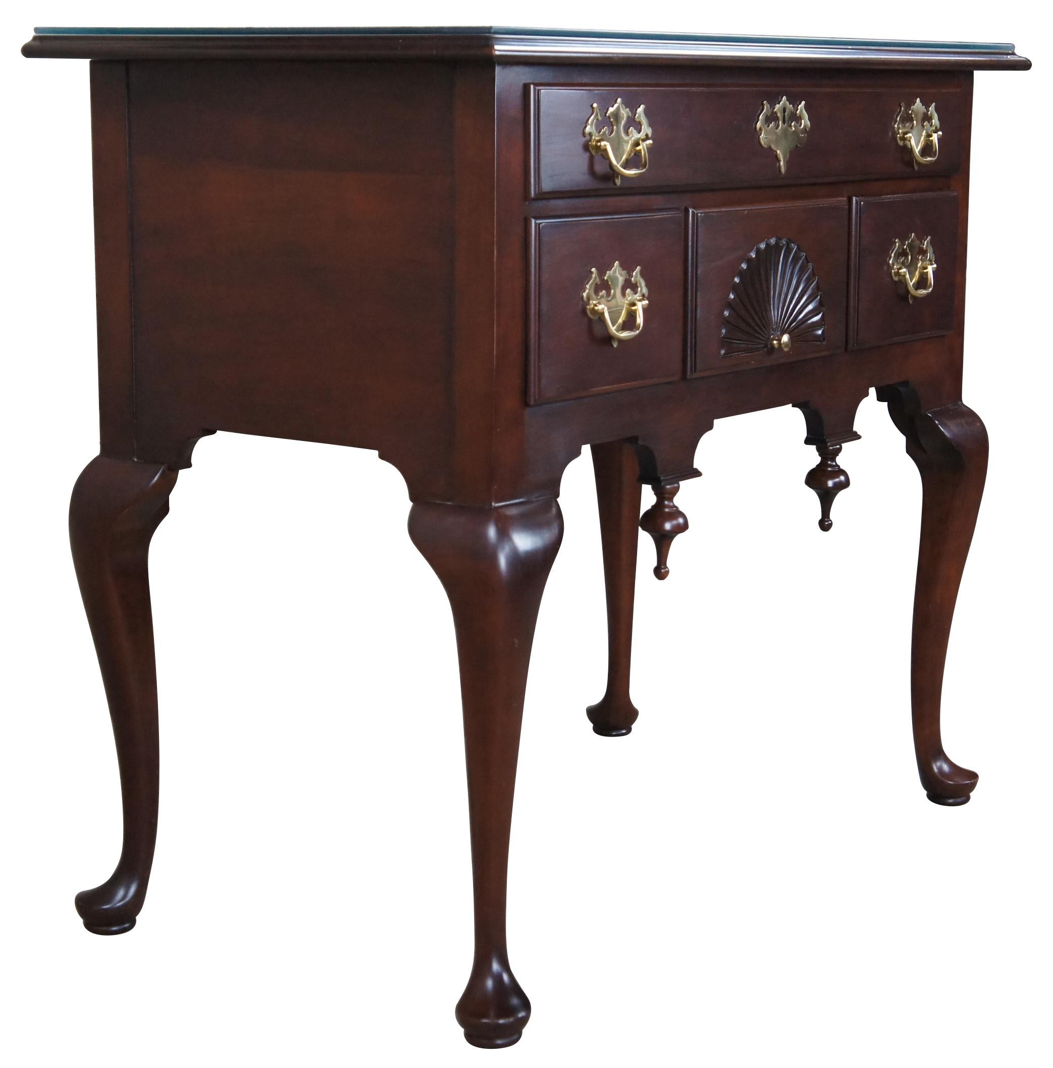 Statton Private Collection Solid Cherry Queen Anne Low Boy Chest Entry Console In Good Condition In Dayton, OH