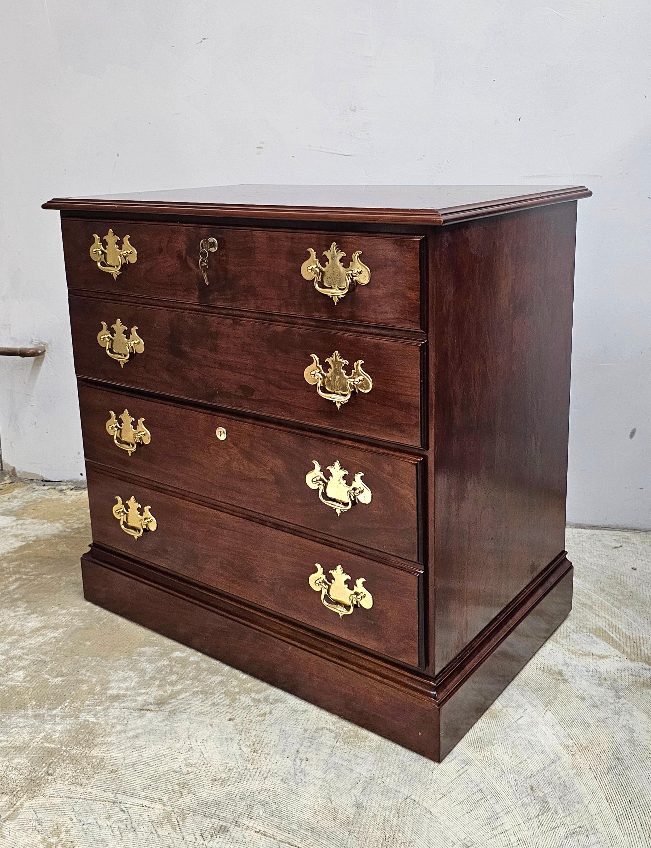 Archivador lateral Statton Trutype Americana Chippendale Cerezo negro macizo Estadounidense en venta
