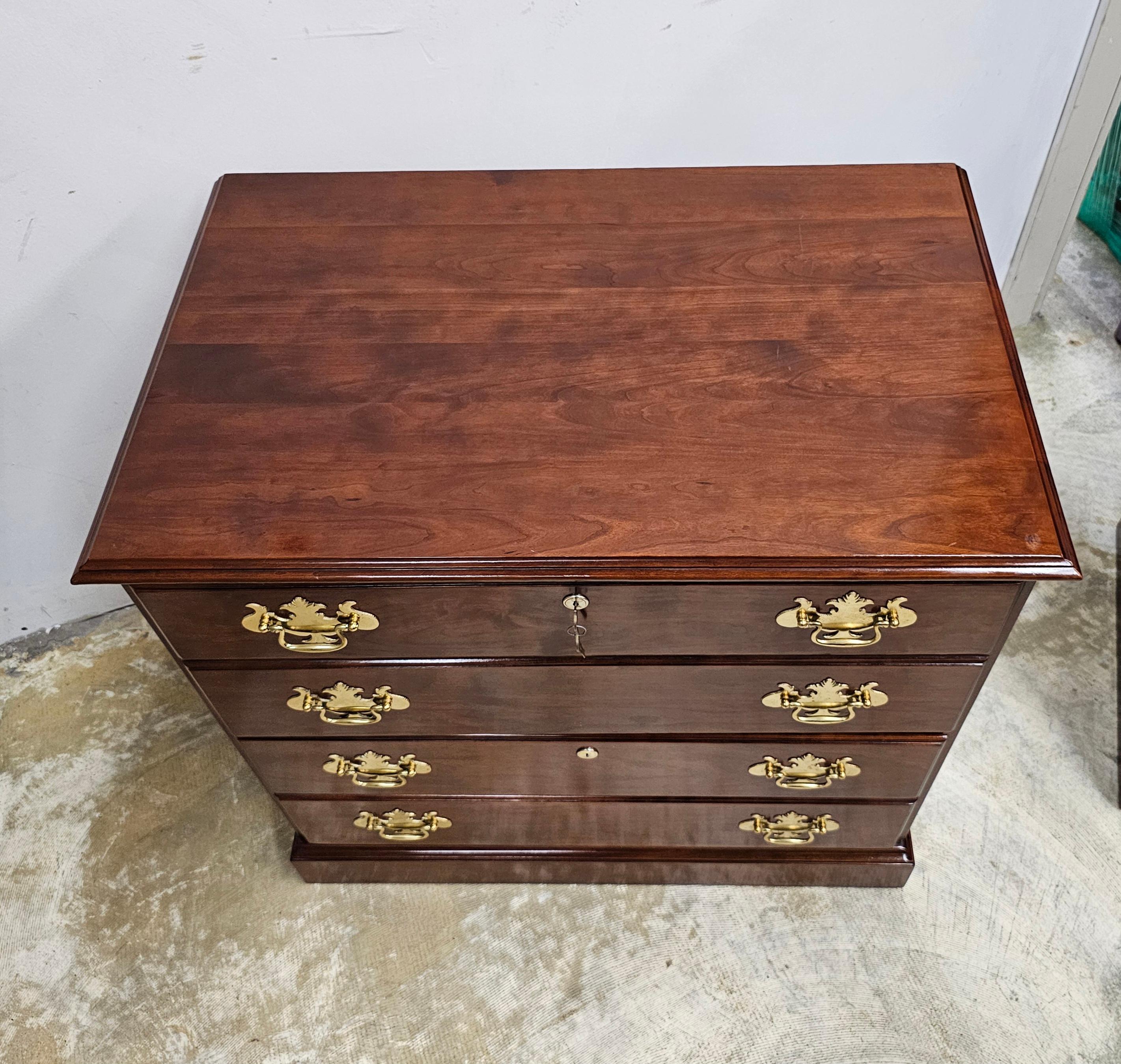 Archivador lateral Statton Trutype Americana Chippendale Cerezo negro macizo siglo XX en venta