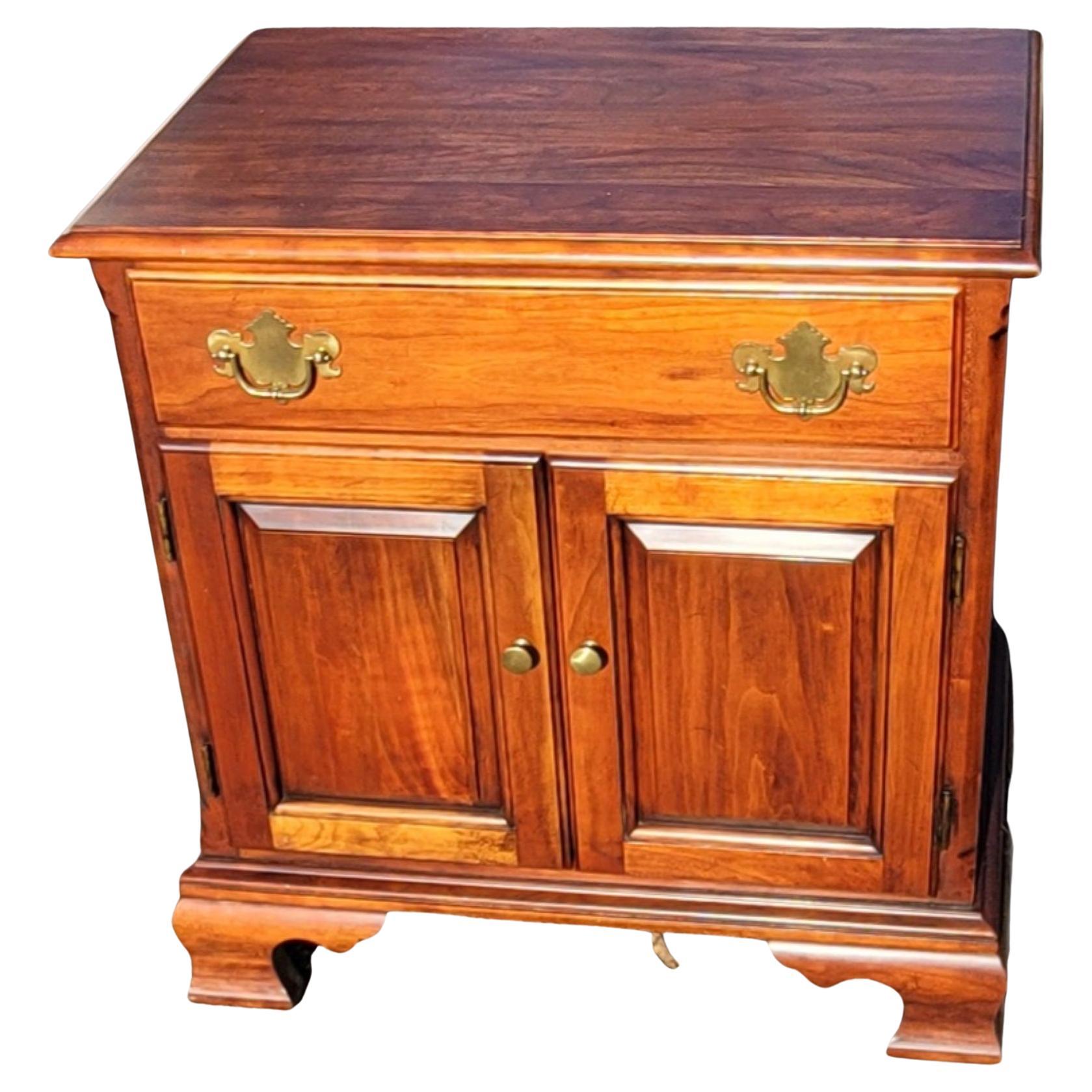A Statton Trutype Furniture solid chery one drawer bedside table cabinet in excellent condition. 
Measures 24.75