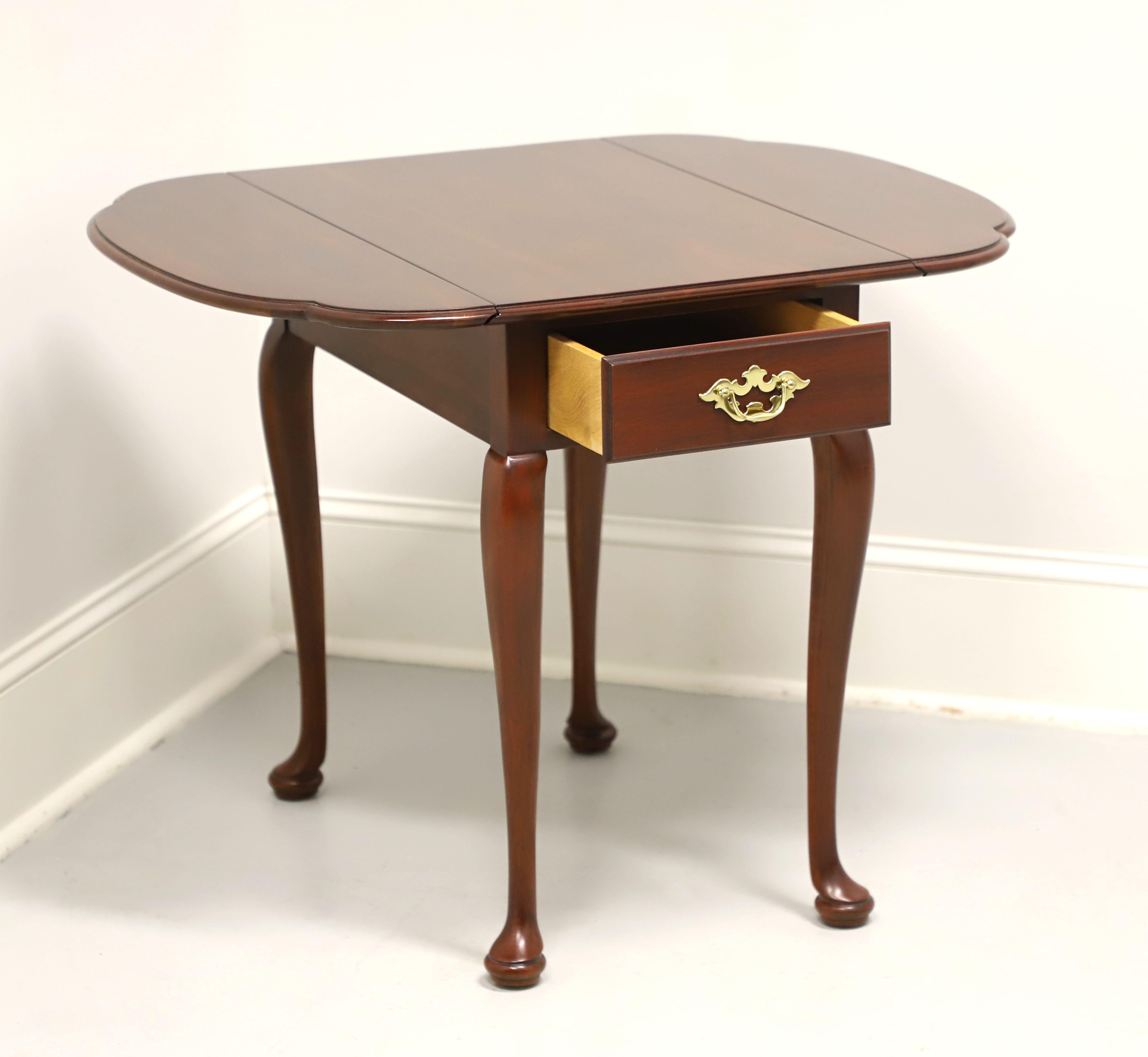 STATTON Trutype Americana Solid Cherry Queen Anne Drop-Leaf End Side Table In Good Condition For Sale In Charlotte, NC