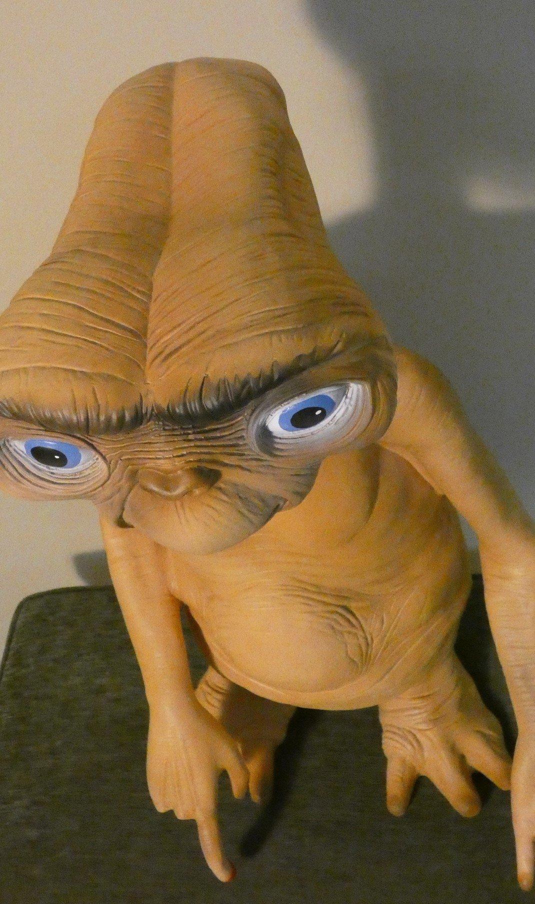 Statua E.T. Tridimensionale in Resina e Smalto - Italia anni '90 in vendita 7