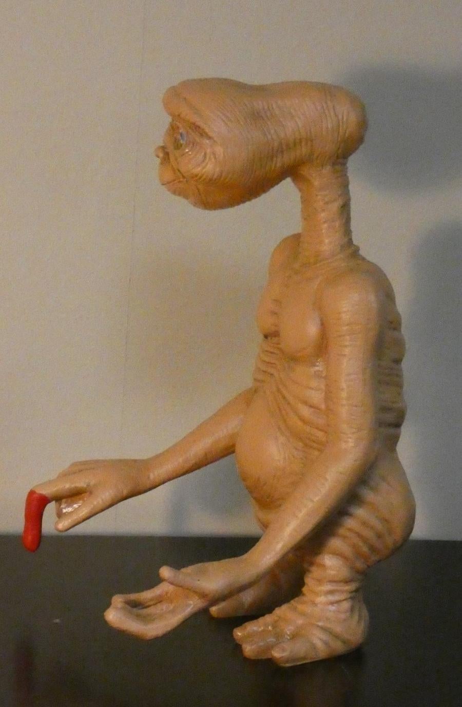 Modern E.T. Statue. Three-dimensional Resin and Enamel - Italy 1990s For Sale