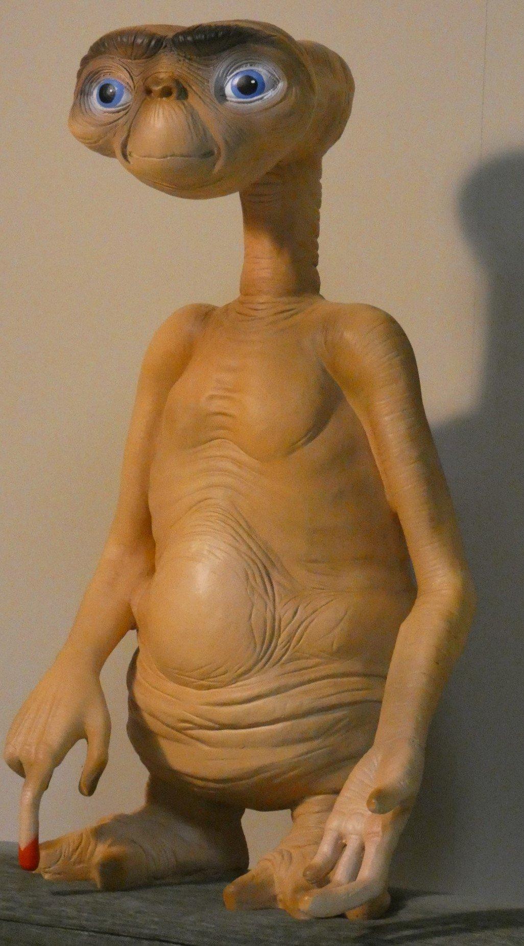 Moderno Statua E.T. Tridimensionale in Resina e Smalto - Italia anni '90 in vendita
