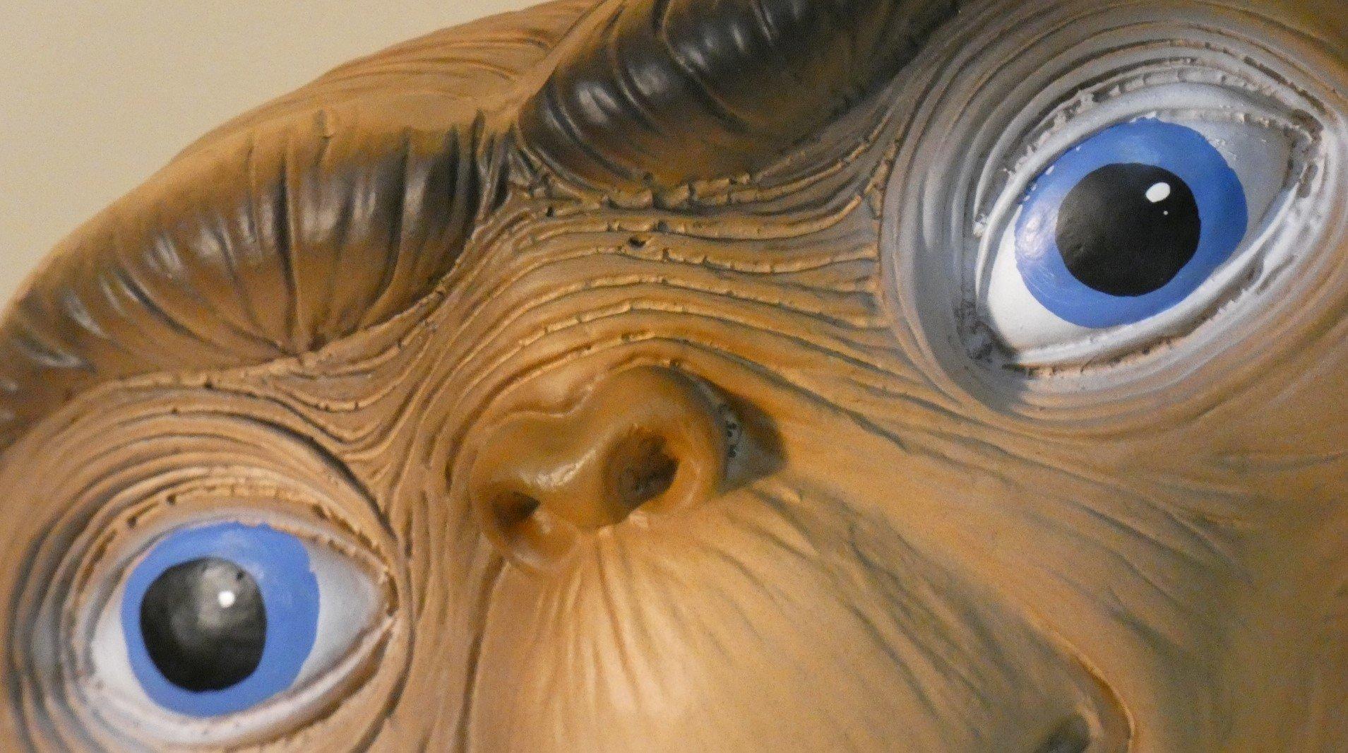 Statua E.T. Tridimensionale in Resina e Smalto - Italia anni '90 in vendita 1