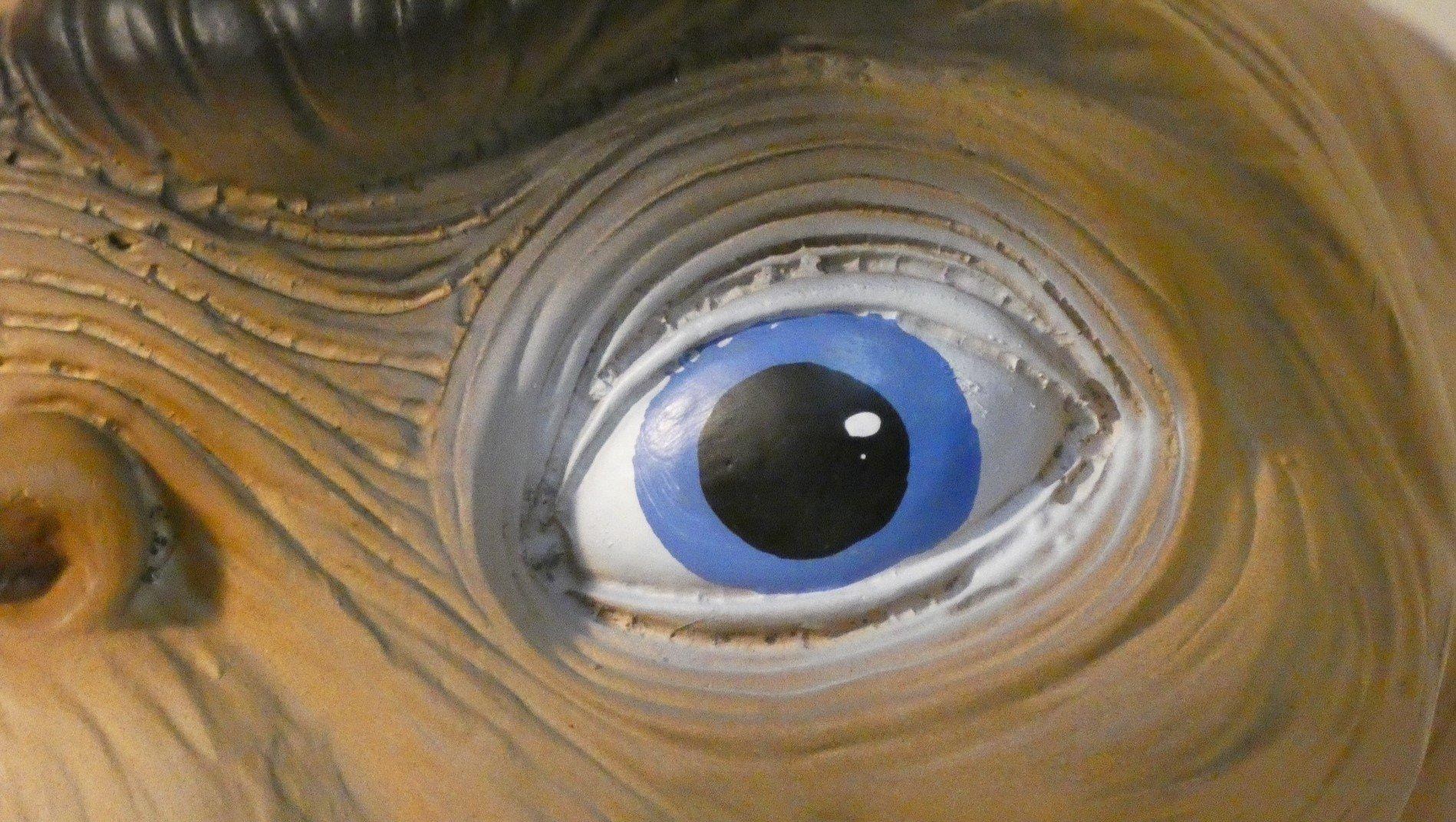Statua E.T. Tridimensionale in Resina e Smalto - Italia anni '90 in vendita 2