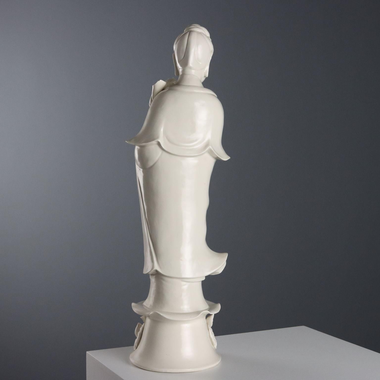 Statua in Porcellana di Guanyin Cina XX Secolo im Angebot 2