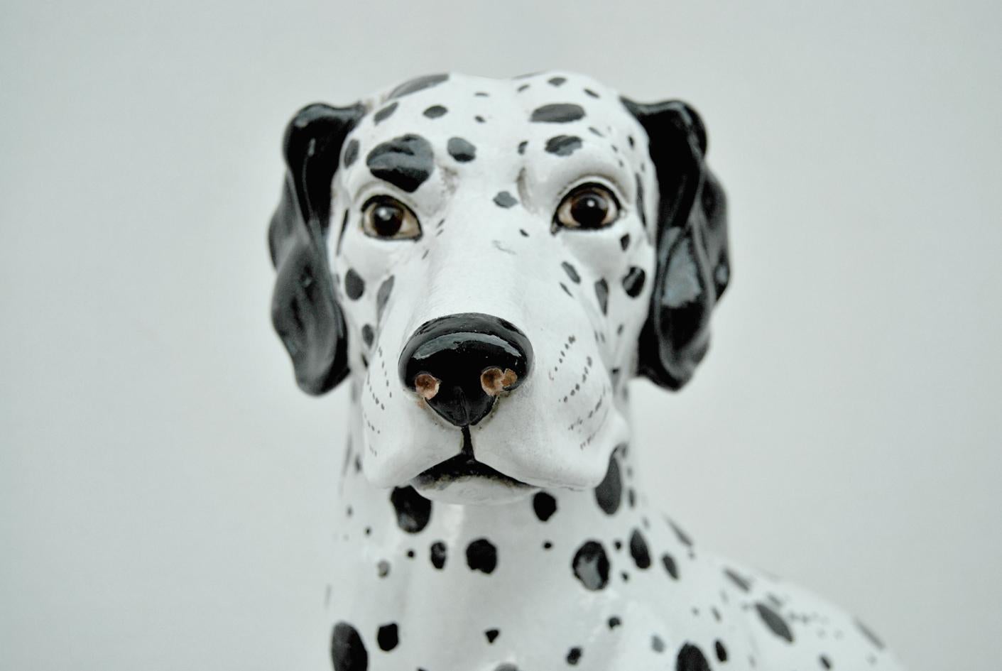 Mid-Century Modern Statua vintage in ceramica Dalmata con cucciolo For Sale