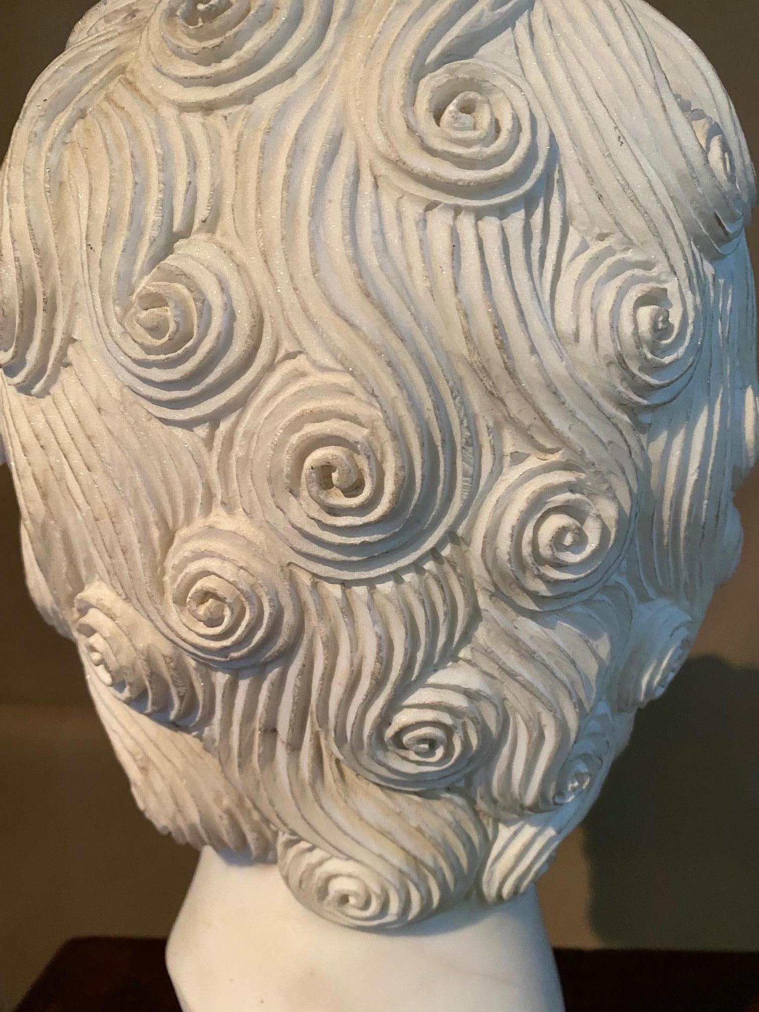 Busto estatuario de mármol del filósofo griego Tales de Mileto en venta 1