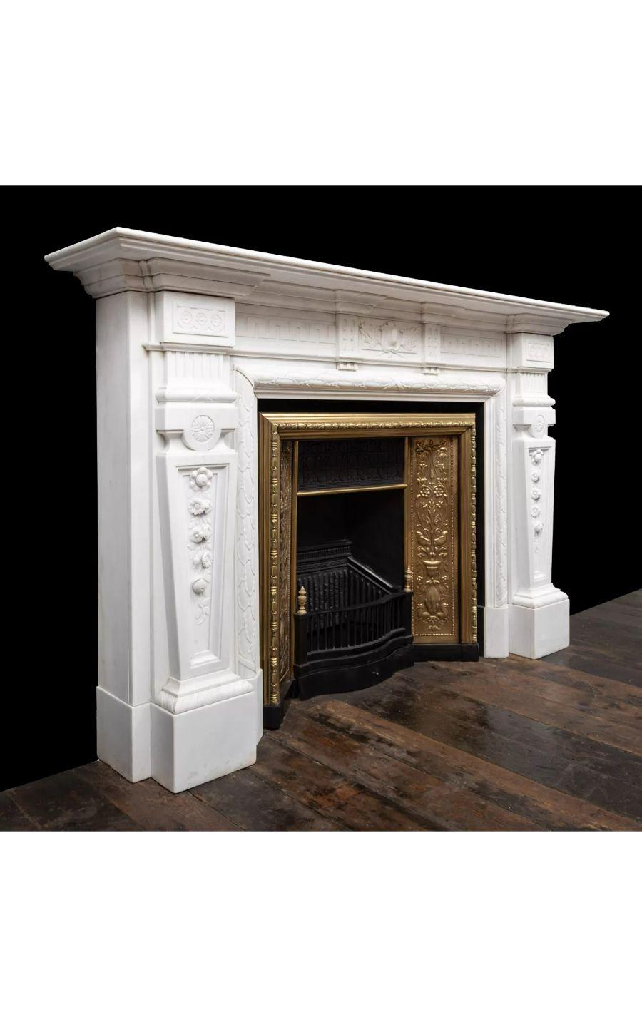 English Statuary Marble Fireplace from the Late Victorian/Edwardian Period, circa 1900 For Sale