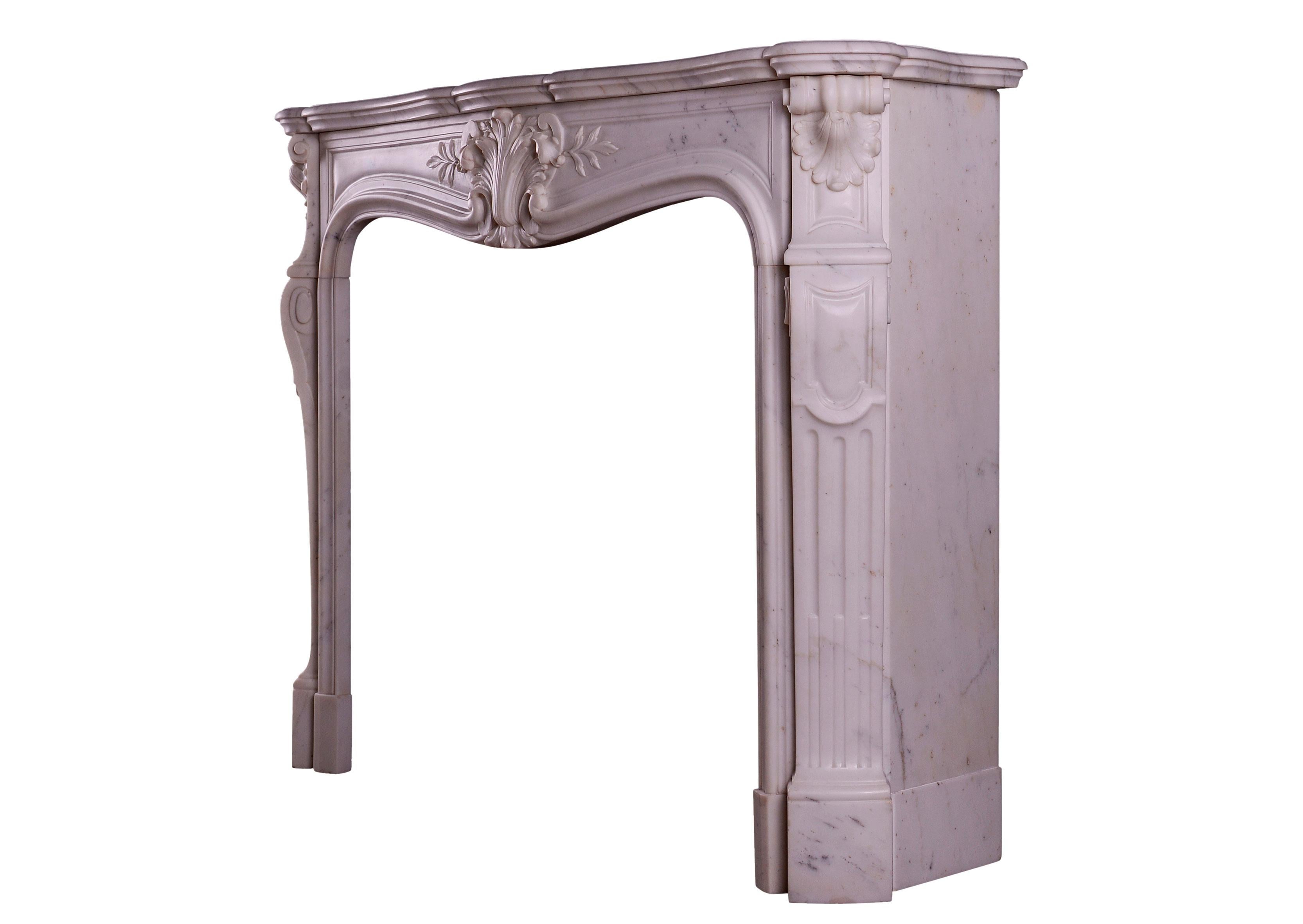Statuary Marble Fireplace in the Louis XV Manner In Good Condition For Sale In London, GB