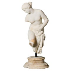 Estatuaria Escultura de mármol de Venus bañándose según la Antigüedad