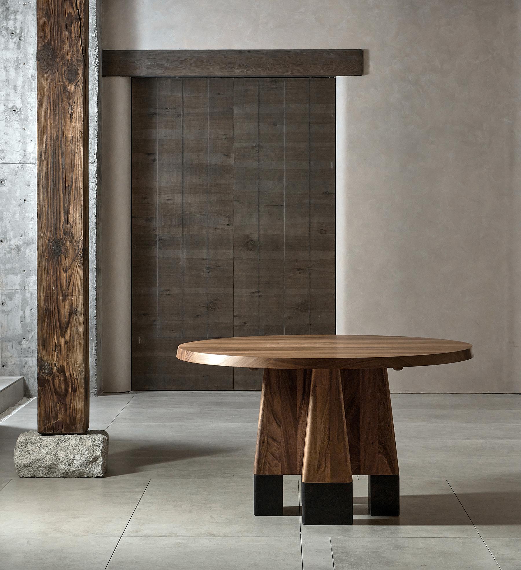 Statue Circle Dining Table by DAaZ
Dimensions: D 135 x H 75 cm.
Materials: Albizzia, Ink stone.

Available in D 135cm or D 150cm. Please contact us.

DAaZ Furniture honors the spirit of adventure. We embrace the escape of the ordinary and revel in