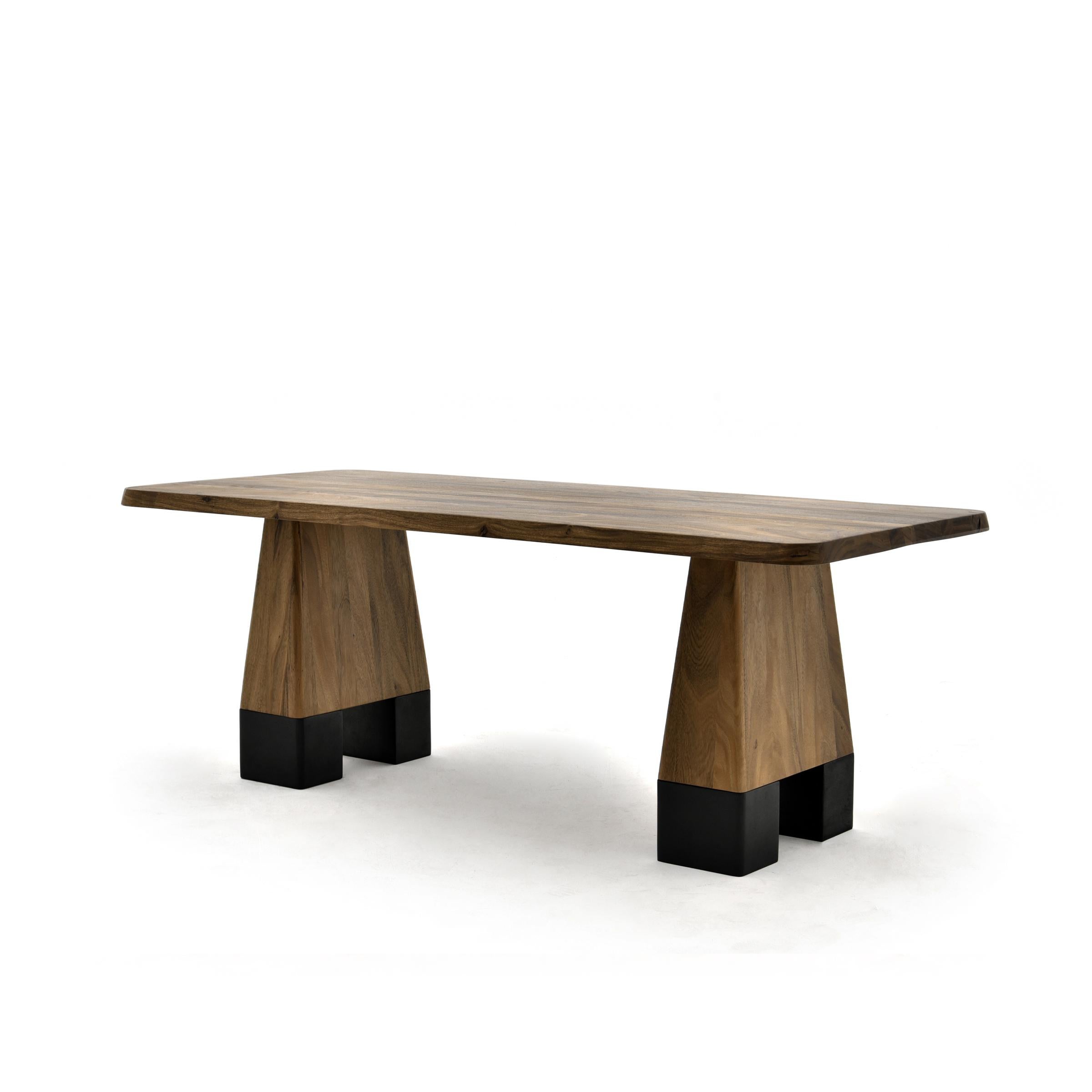 Table de salle à manger statue DAaZ Neuf - En vente à Geneve, CH