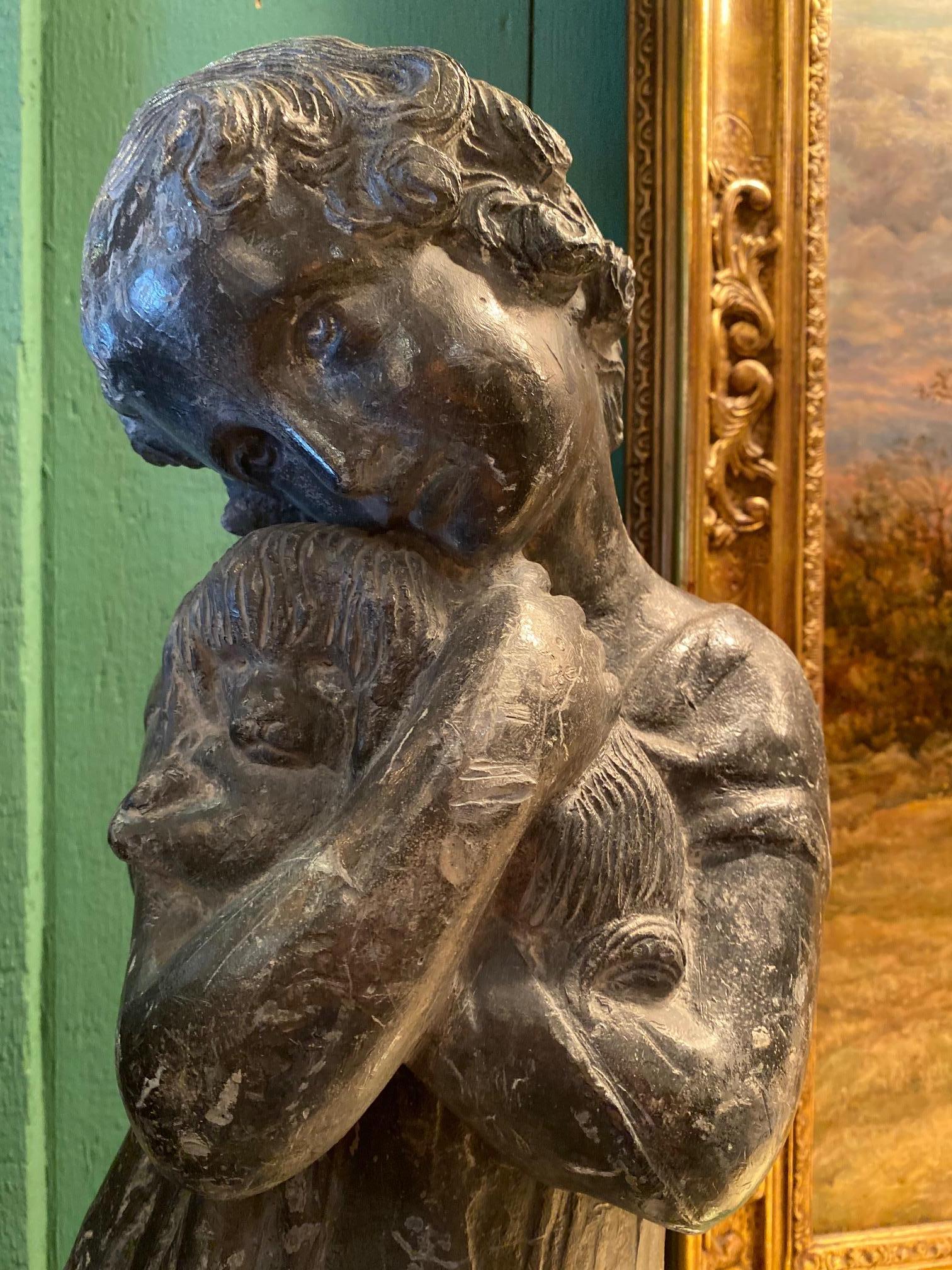 Statue, Mädchen, das sich Hund umarmt, Puppy, Skulptur, Tier, Liebhaber, Tier, Rustikale, Antike im Angebot 7