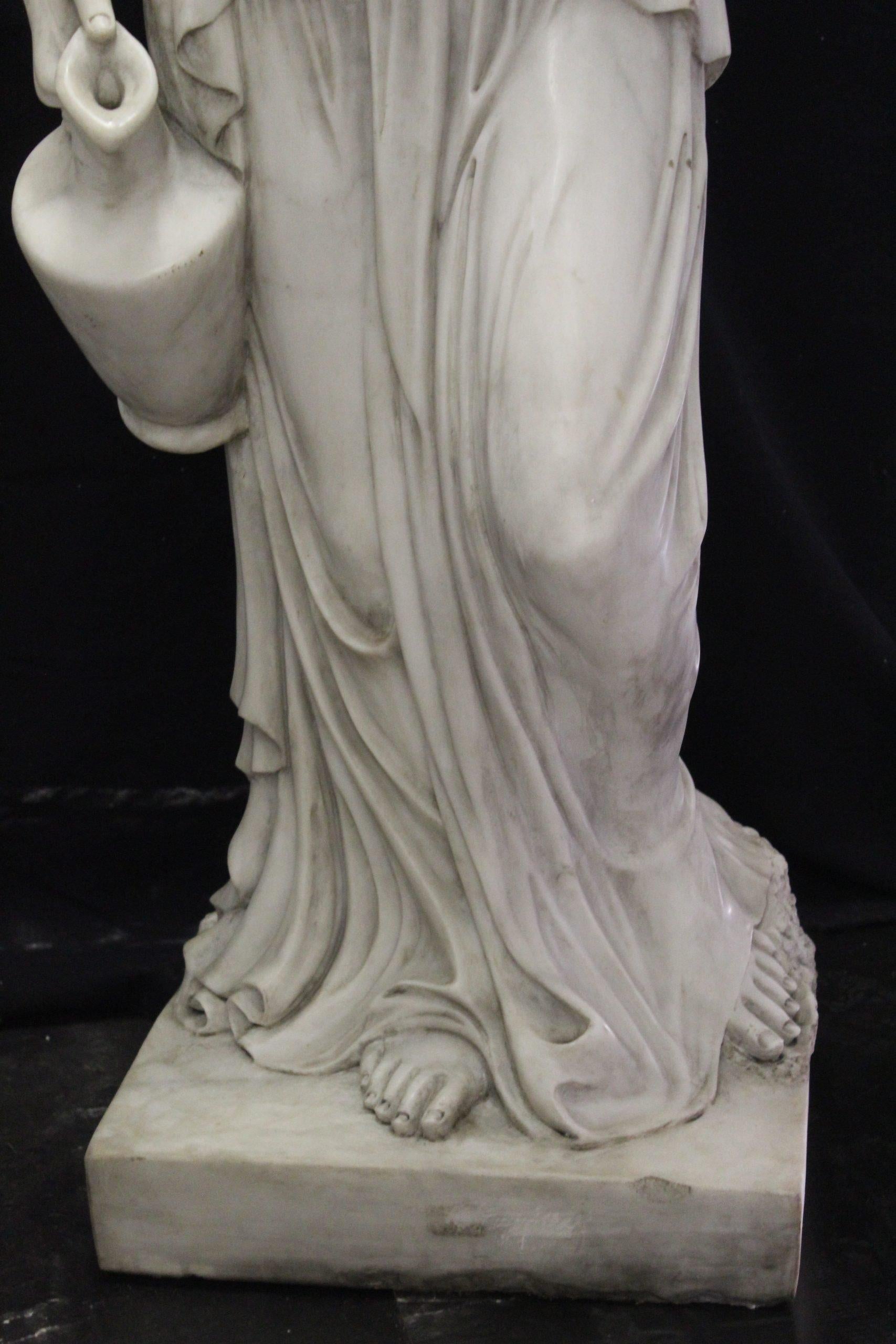 Statue in white Carrara marble In Good Condition For Sale In Rome, IT