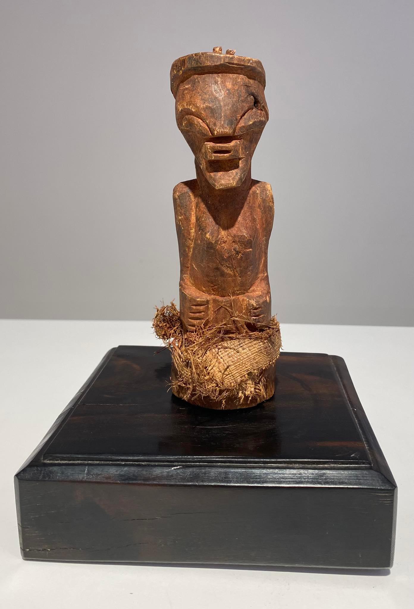 Statua Nkishi People Songye / Songe - Dr Congo Arte africana Fine XIX secolo In condizioni buone in vendita a Leuven, BE