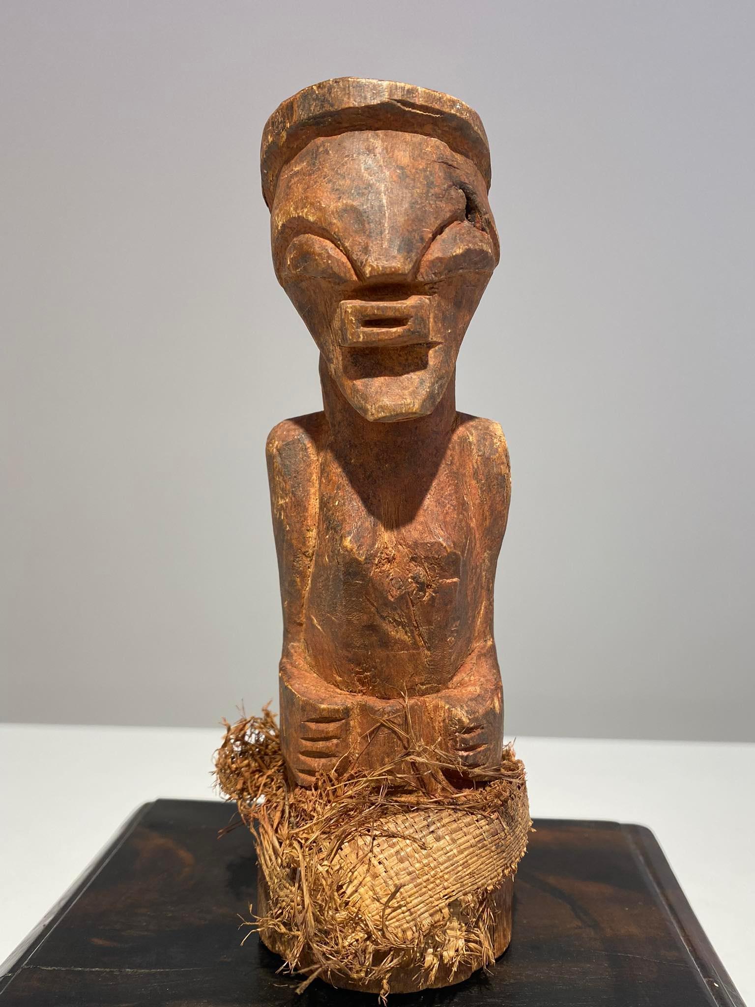 Hardwood Statue Nkishi People Songye / Songe - Dr Congo African Art Late 19th century For Sale