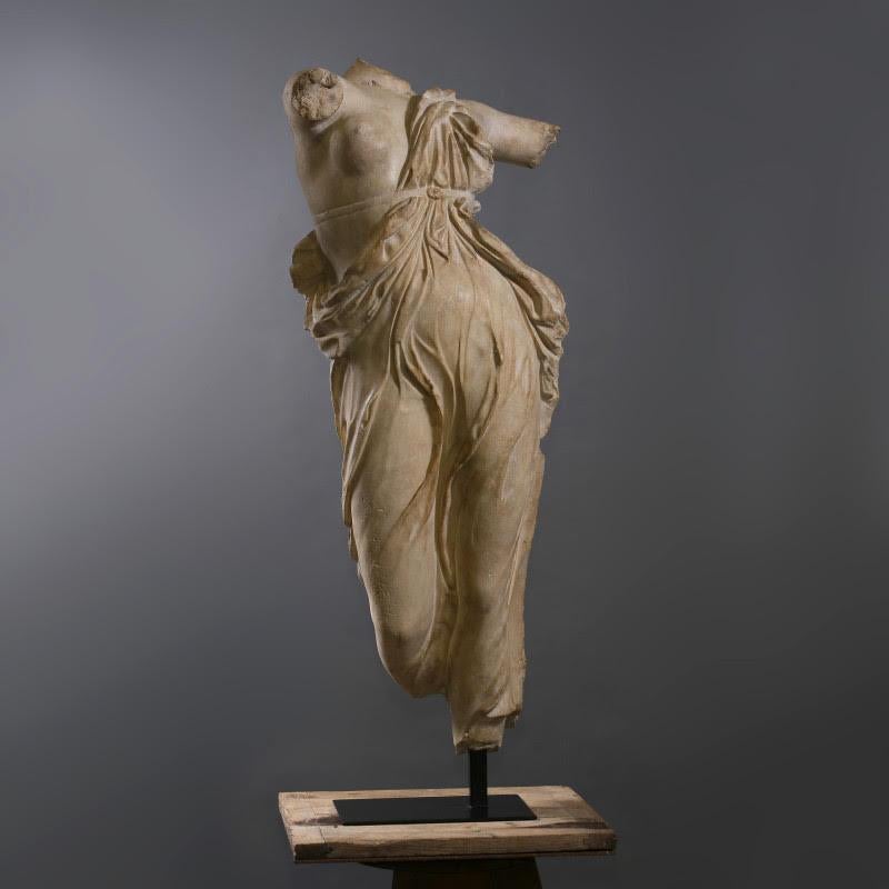 Statue of a Dancer in the Taste of Antiquity, 20th Century. In Good Condition For Sale In Saint-Ouen, FR