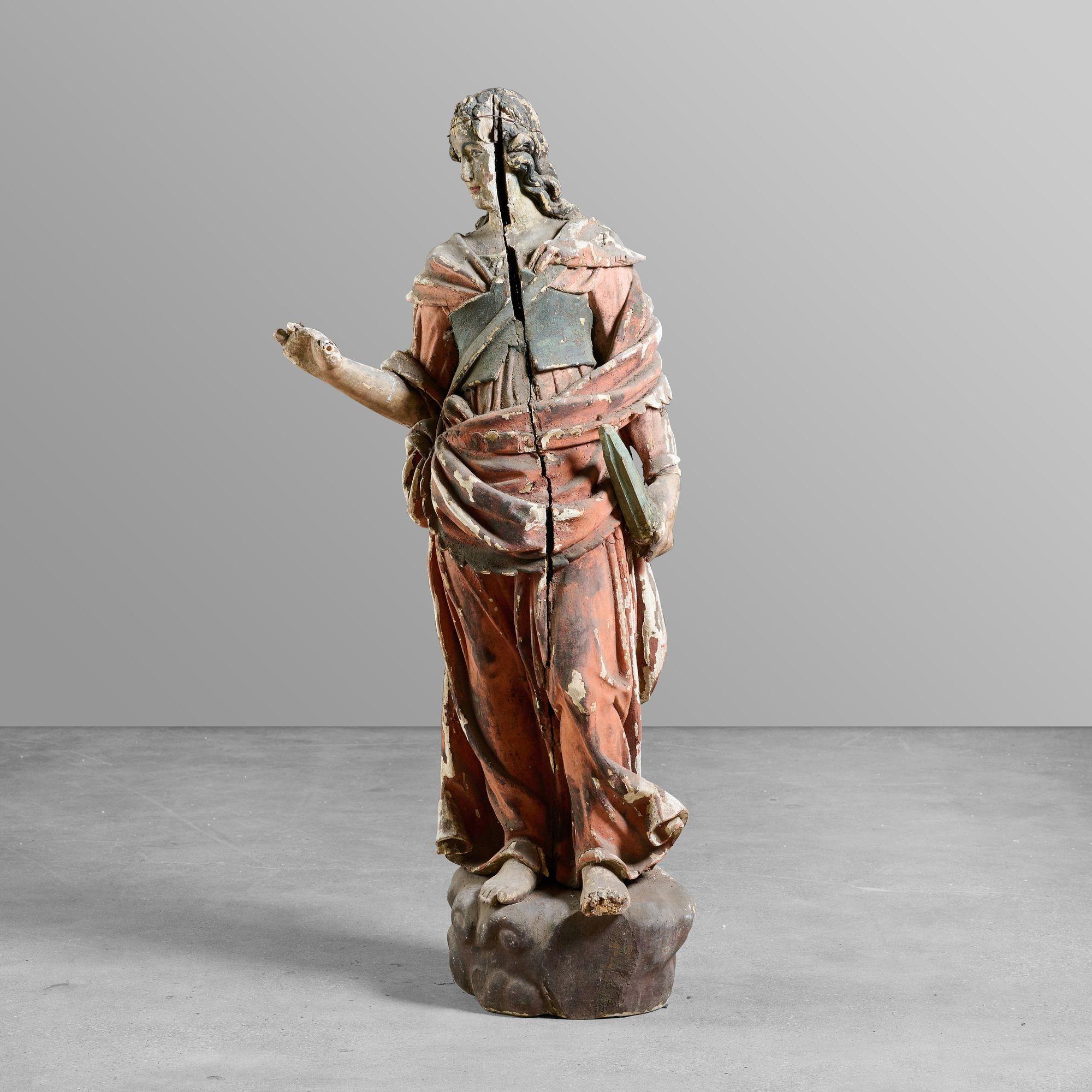 Fantastische geschnitzte Statue eines Heiligen mit Originalfarbe.
