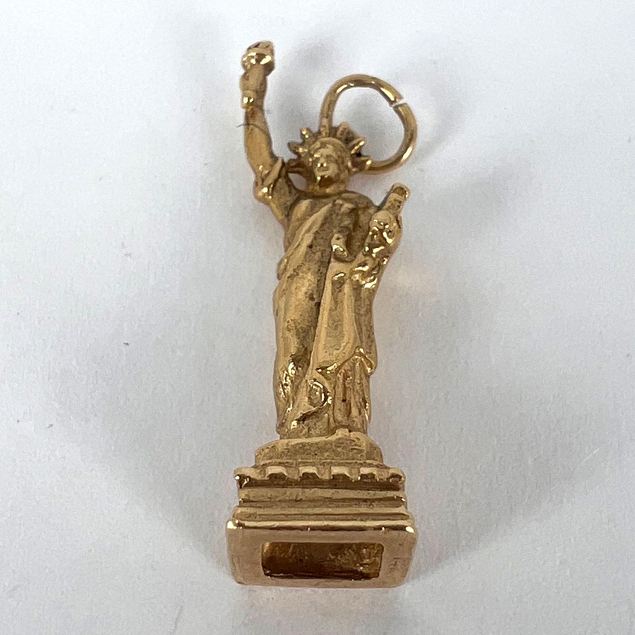 Statue of Liberty New York USA 14K Yellow Gold Charm Pendant For Sale 9
