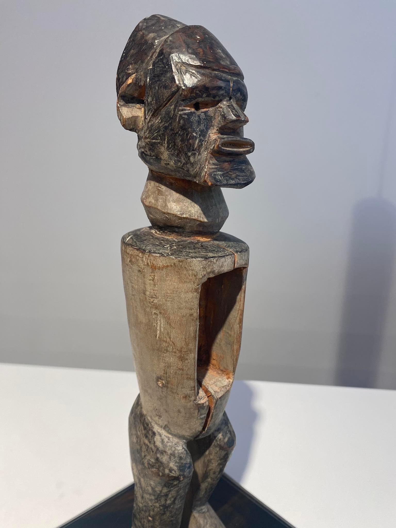 Statue des Teke-Stammes DR Kongo Afrikanische Kunst Anfang 20. Malebo Pool Brazzaville im Angebot 4
