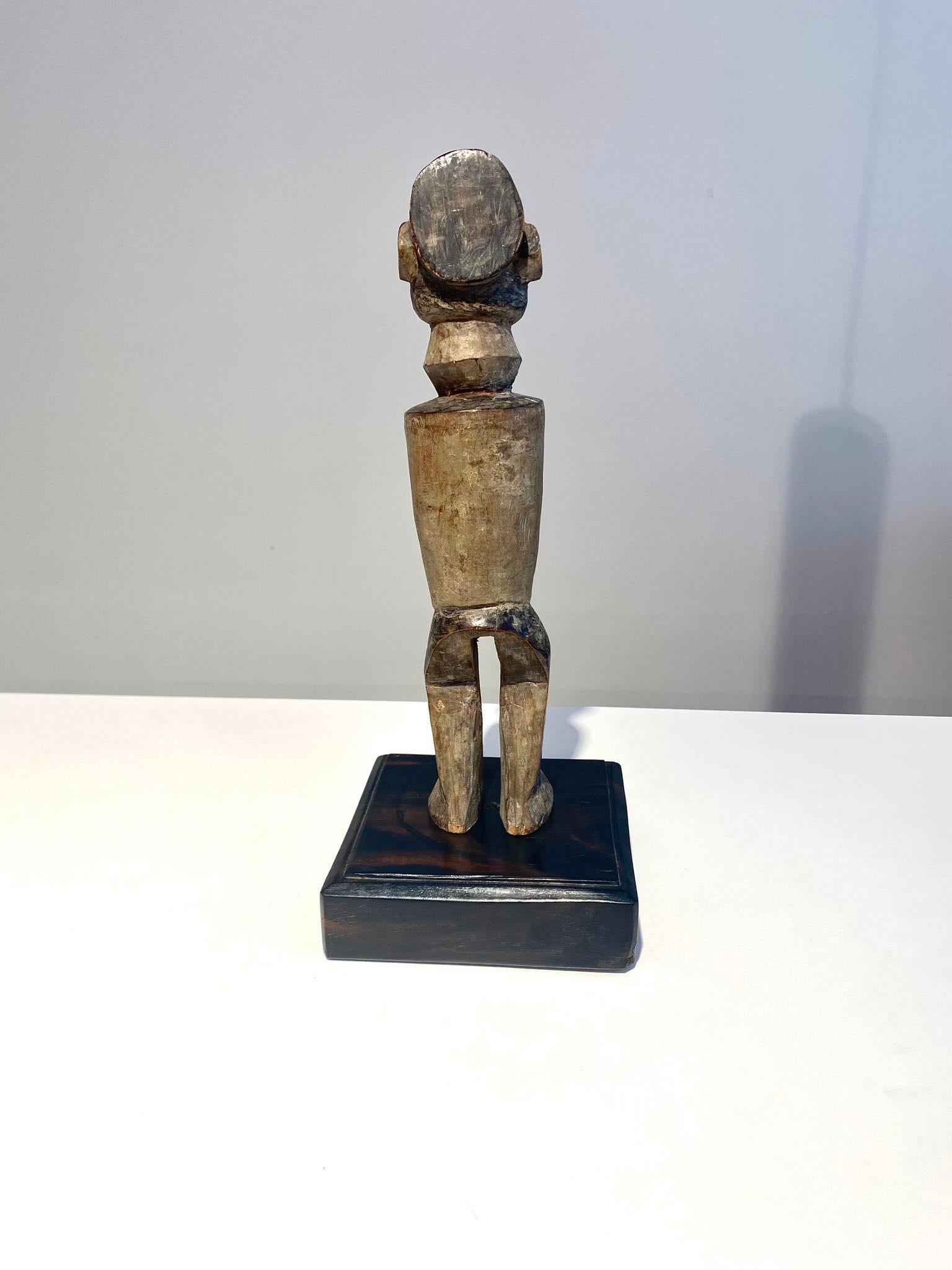 20th Century Statue Of The Teke Tribe DR Congo African Art Early 20th Malebo Pool Brazzaville For Sale