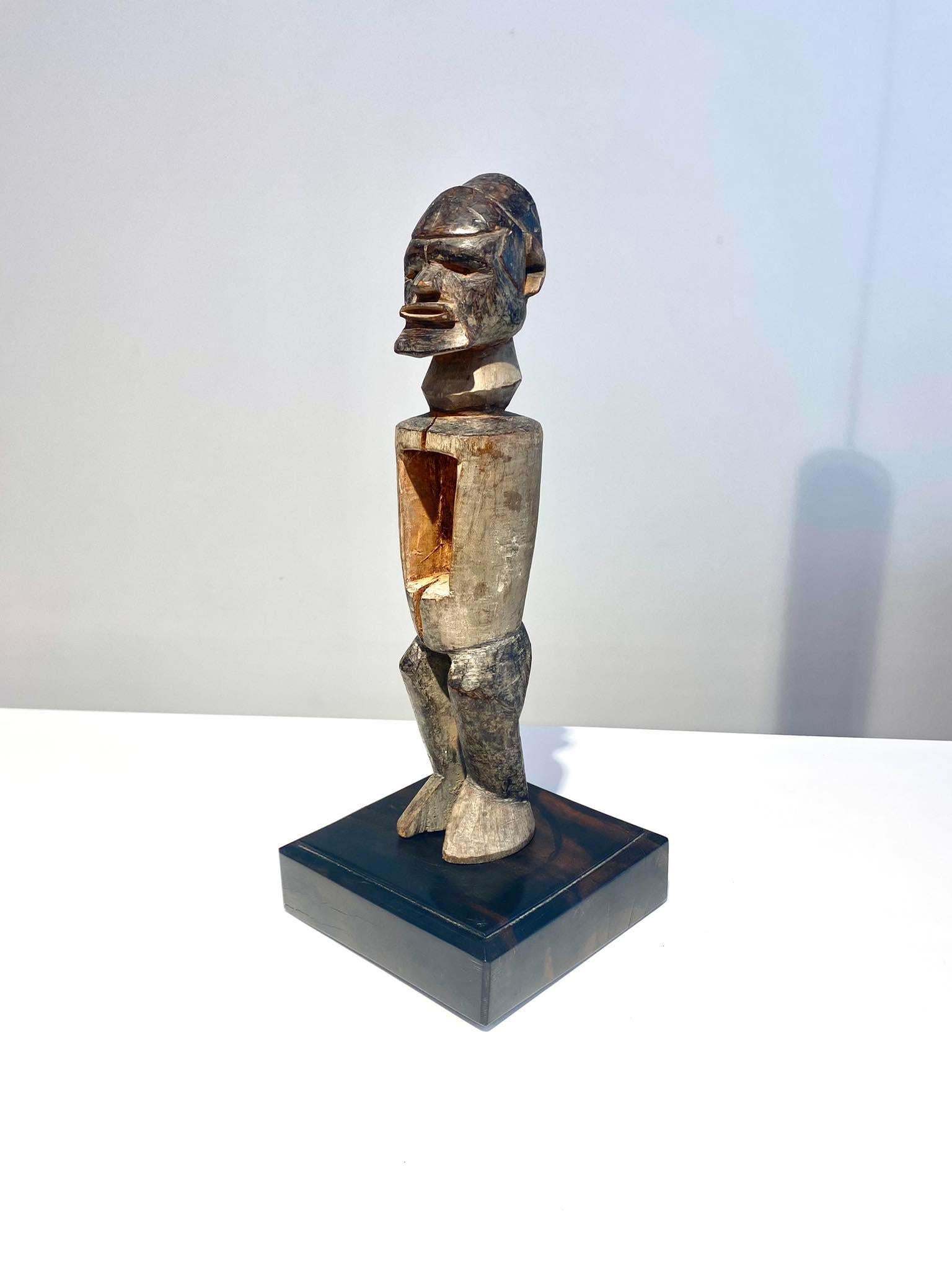 Hardwood Statue Of The Teke Tribe DR Congo African Art Early 20th Malebo Pool Brazzaville For Sale