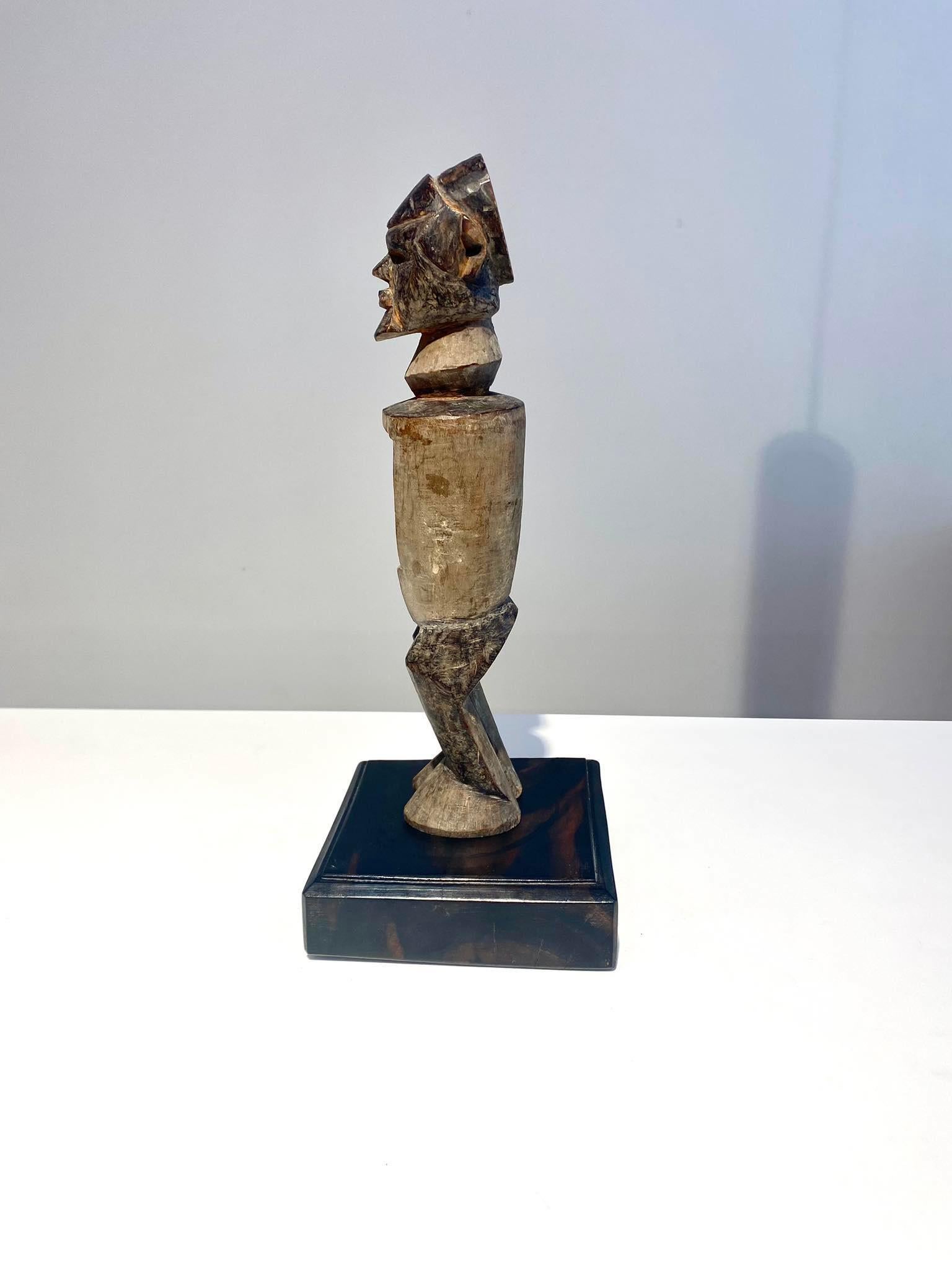 Statue de la tribu Teke du Congo Art africain du début du 20e siècle Plaque Malebo Brazzaville en vente 2