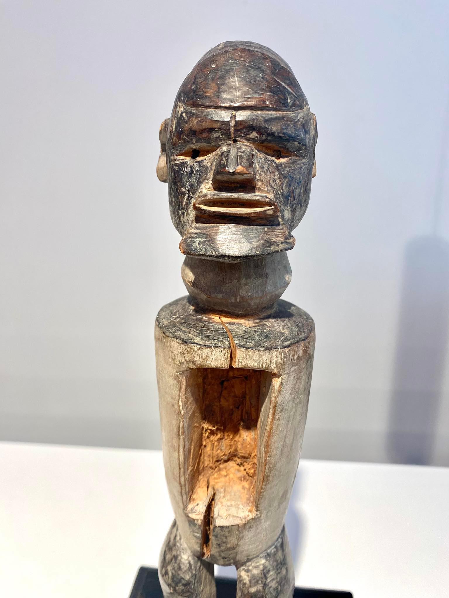 Statue des Teke-Stammes DR Kongo Afrikanische Kunst Anfang 20. Malebo Pool Brazzaville im Angebot 3