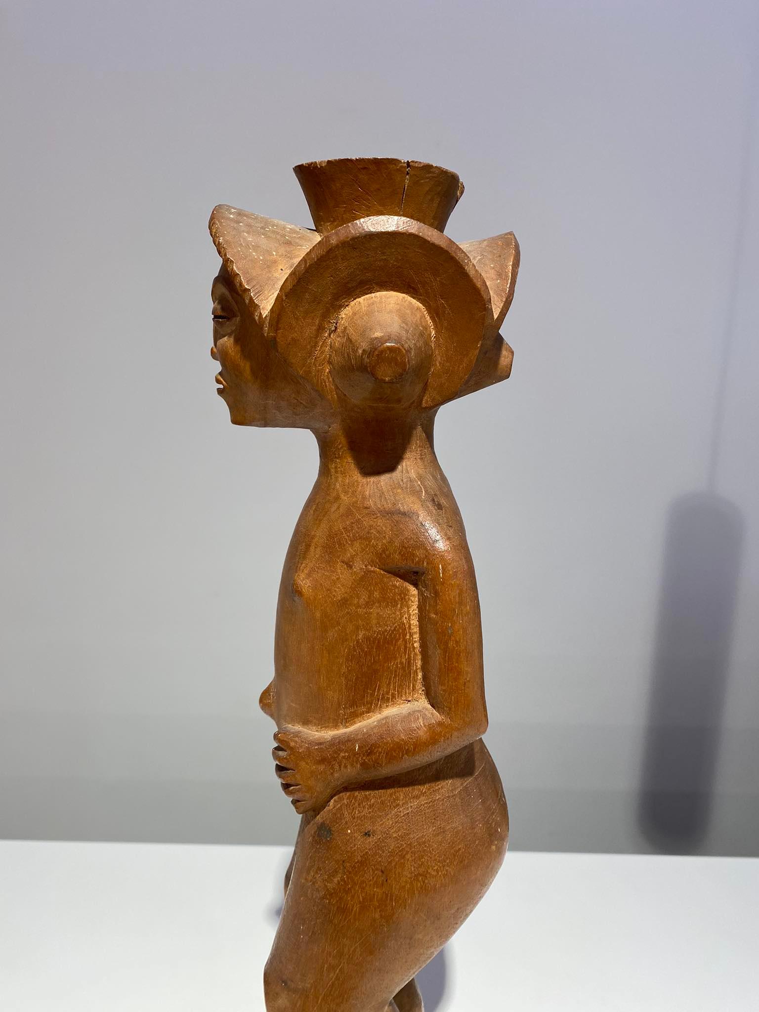20th Century Statue Of The Tshokwe / Chokwe Tribe - DR Congo African Art Angola - Early 20th  For Sale