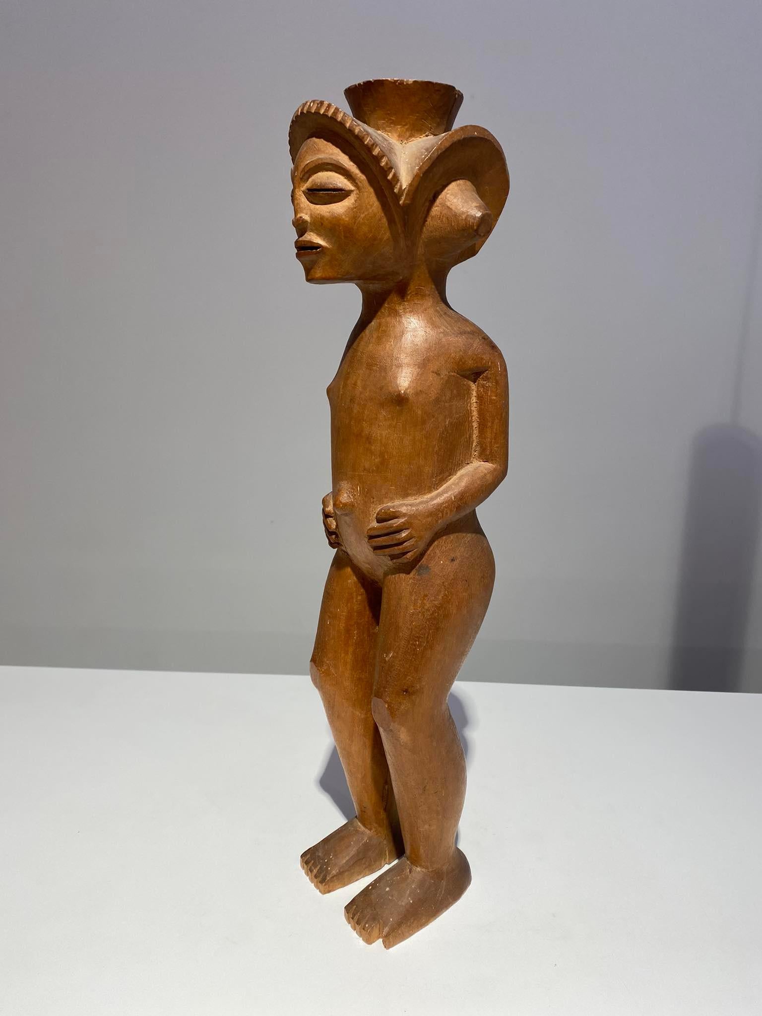 Hardwood Statue Of The Tshokwe / Chokwe Tribe - DR Congo African Art Angola - Early 20th  For Sale